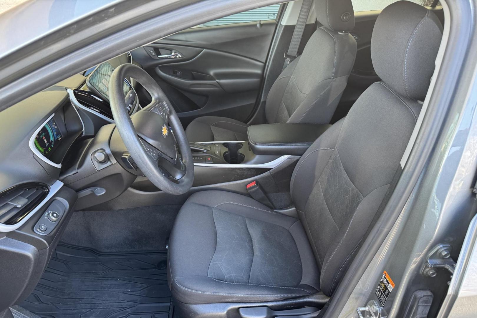 2018 Satin Steel Metallic /Black Chevrolet Volt LT (1G1RC6S54JU) with an 4 Cyl 1.4 Liter Hybrid engine, Automatic transmission, located at 2304 W. Main St., Boise, ID, 83702, (208) 342-7777, 43.622105, -116.218658 - Photo#10
