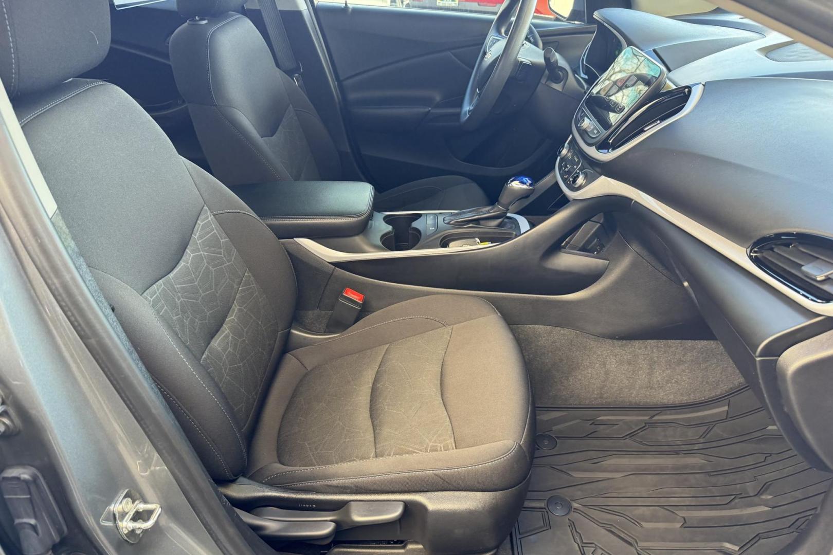 2018 Satin Steel Metallic /Black Chevrolet Volt LT (1G1RC6S54JU) with an 4 Cyl 1.4 Liter Hybrid engine, Automatic transmission, located at 2304 W. Main St., Boise, ID, 83702, (208) 342-7777, 43.622105, -116.218658 - Photo#16