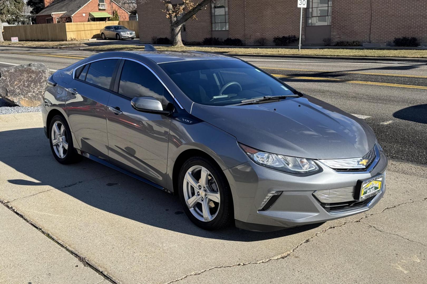 2018 Satin Steel Metallic /Black Chevrolet Volt LT (1G1RC6S54JU) with an 4 Cyl 1.4 Liter Hybrid engine, Automatic transmission, located at 2304 W. Main St., Boise, ID, 83702, (208) 342-7777, 43.622105, -116.218658 - Photo#2