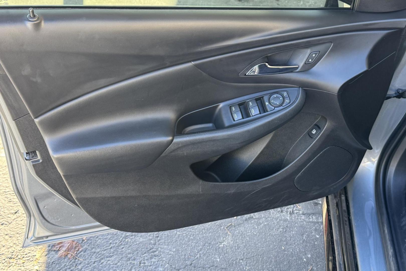2018 Satin Steel Metallic /Black Chevrolet Volt LT (1G1RC6S54JU) with an 4 Cyl 1.4 Liter Hybrid engine, Automatic transmission, located at 2304 W. Main St., Boise, ID, 83702, (208) 342-7777, 43.622105, -116.218658 - Photo#9