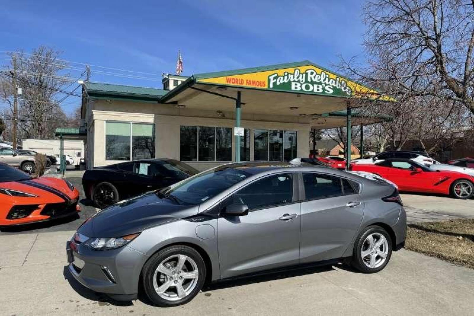 2018 Satin Steel Metallic /Black Chevrolet Volt LT (1G1RC6S54JU) with an 4 Cyl 1.4 Liter Hybrid engine, Automatic transmission, located at 2304 W. Main St., Boise, ID, 83702, (208) 342-7777, 43.622105, -116.218658 - Financing Available O.A.C. - Photo #0