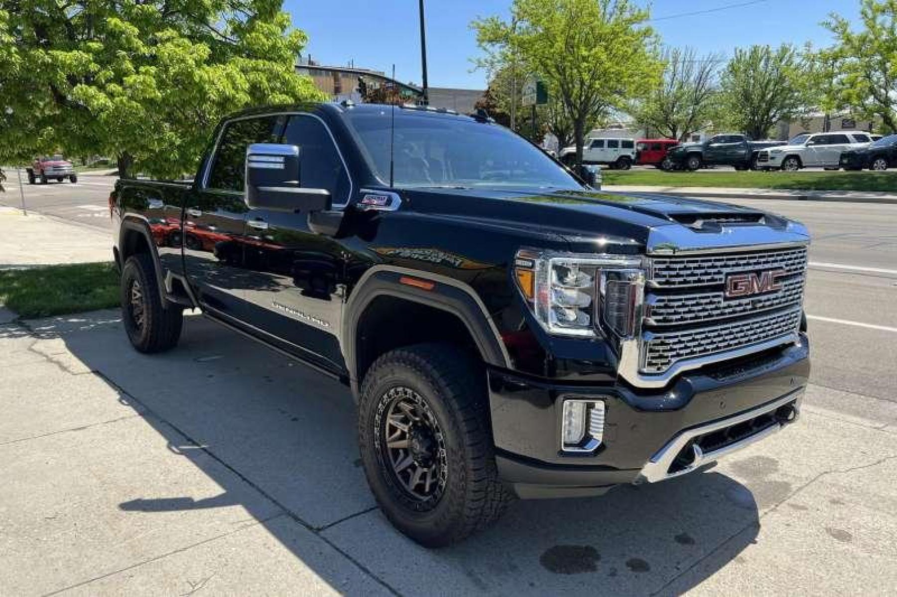 2021 Black /Black GMC Sierra 3500HD Crew Cab Denali (1GT49WEY9MF) with an V8 6.6 Liter Turbo Diesel engine, Automatic transmission, located at 2304 W. Main St., Boise, ID, 83702, (208) 342-7777, 43.622105, -116.218658 - Low miles! Ready to Go! - Photo #2