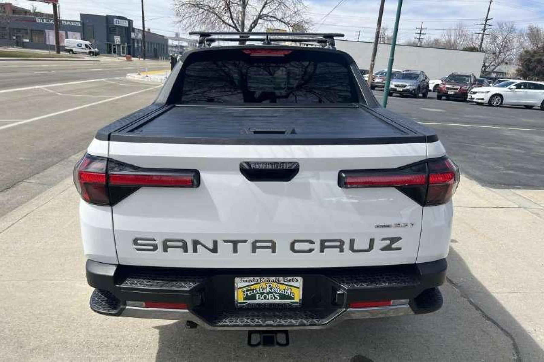 2022 White /Black Hyundai Santa Cruz Limited (5NTJEDAF6NH) with an 4 Cyl 2.5 Liter Turbo engine, Automatic transmission, located at 2304 W. Main St., Boise, ID, 83702, (208) 342-7777, 43.622105, -116.218658 - Ready to go! - Photo #3