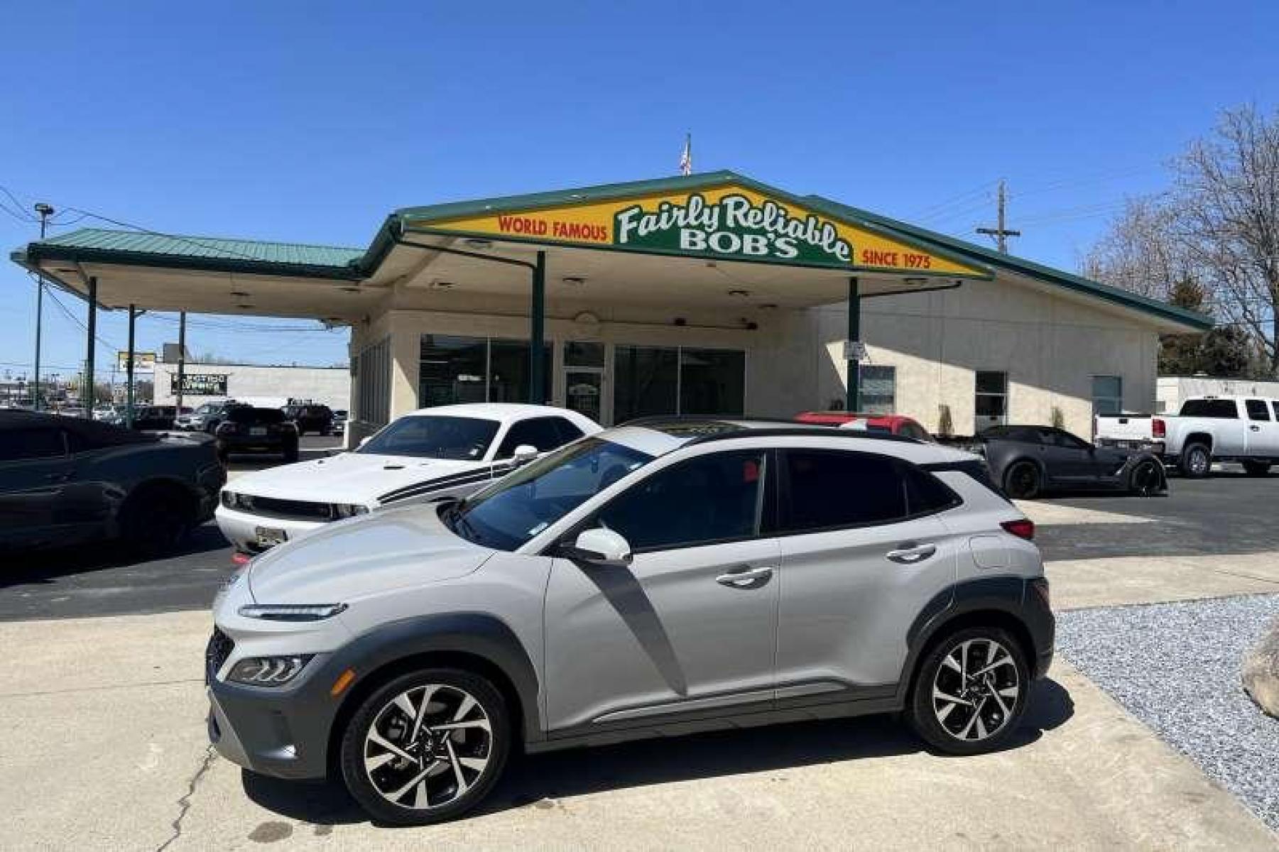 2022 Cyber Silver /Black Hyundai Kona Limited (KM8K5CA32NU) with an 4 Cyl 1.6 Liter Turbo engine, Automatic transmission, located at 2304 W. Main St., Boise, ID, 83702, (208) 342-7777, 43.622105, -116.218658 - Financing Available O.A.C. - Photo #0
