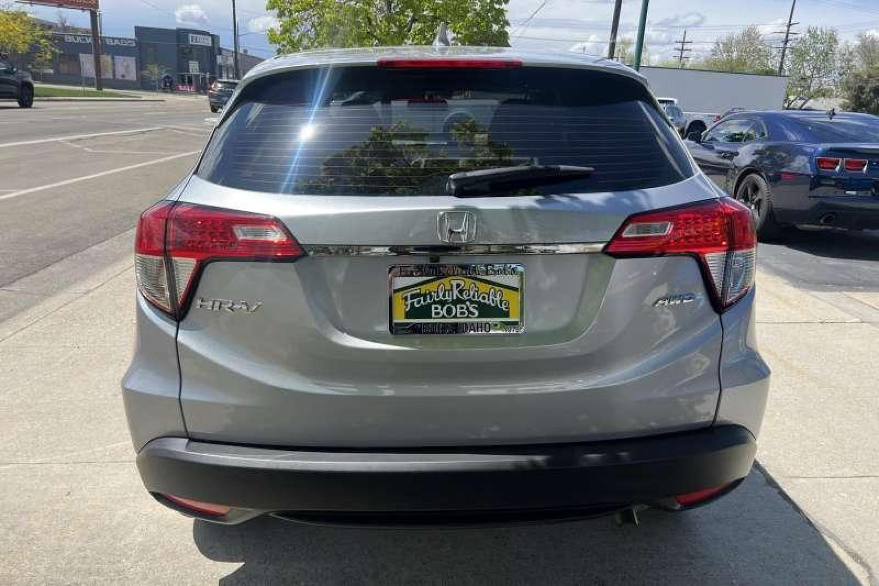 2022 Lunar Silver Metallic /Black/Gray Honda HR-V LX (3CZRU6H35NM) with an 4 Cyl 1.8 Liter engine, Automatic transmission, located at 2304 W. Main St., Boise, ID, 83702, (208) 342-7777, 43.622105, -116.218658 - Financing Available O.A.C. - Photo #3