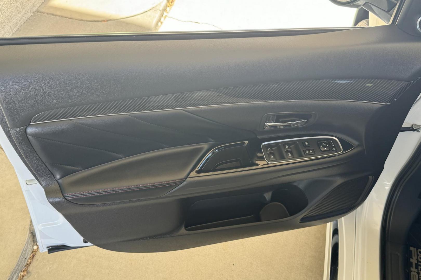 2021 White Diamond Pearl /Black Mitsubishi Outlander SEL (JA4J2VA76MZ) with an 2.4L DOHC MIVEC 4-Cylinder engine, Automatic transmission, located at 2304 W. Main St., Boise, ID, 83702, (208) 342-7777, 43.622105, -116.218658 - Great Option For A Plug In Hybrid SUV! - Photo#8