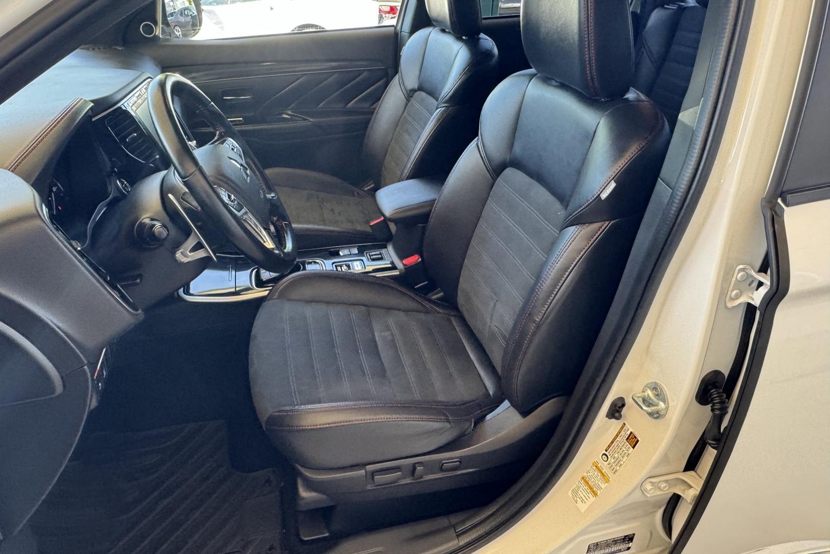 2021 White Diamond Pearl /Black Mitsubishi Outlander SEL (JA4J2VA76MZ) with an 2.4L DOHC MIVEC 4-Cylinder engine, Automatic transmission, located at 2304 W. Main St., Boise, ID, 83702, (208) 342-7777, 43.622105, -116.218658 - Great Option For A Plug In Hybrid SUV! - Photo#9