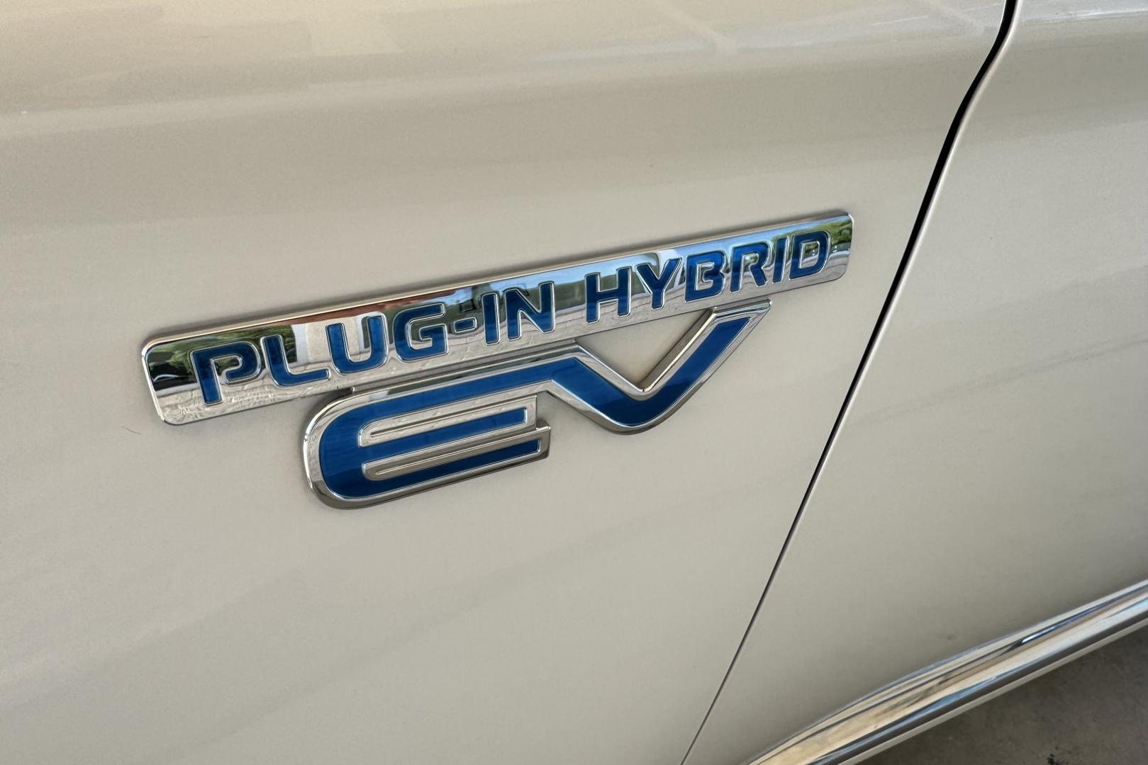 2021 White Diamond Pearl /Black Mitsubishi Outlander SEL (JA4J2VA76MZ) with an 2.4L DOHC MIVEC 4-Cylinder engine, Automatic transmission, located at 2304 W. Main St., Boise, ID, 83702, (208) 342-7777, 43.622105, -116.218658 - Great Option For A Plug In Hybrid SUV! - Photo#13