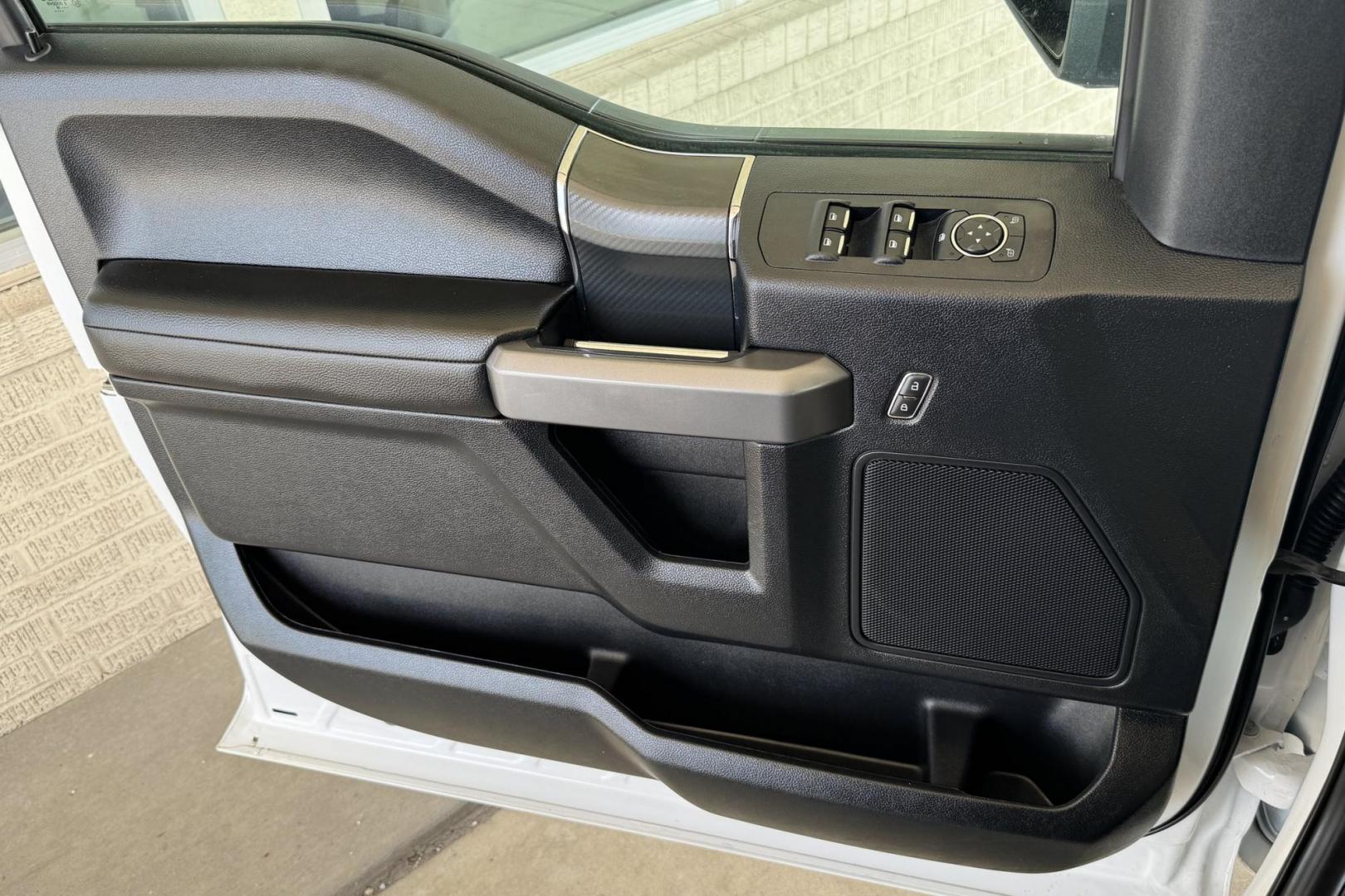 2019 Oxford White /Black Ford F-150 Super Crew XLT Sport (1FTEW1E4XKK) with an V6 3.5 Liter Twin-Turbo engine, Automatic 10 Speed transmission, located at 2304 W. Main St., Boise, ID, 83702, (208) 342-7777, 43.622105, -116.218658 - New Tires! Nicely Optioned! - Photo#8