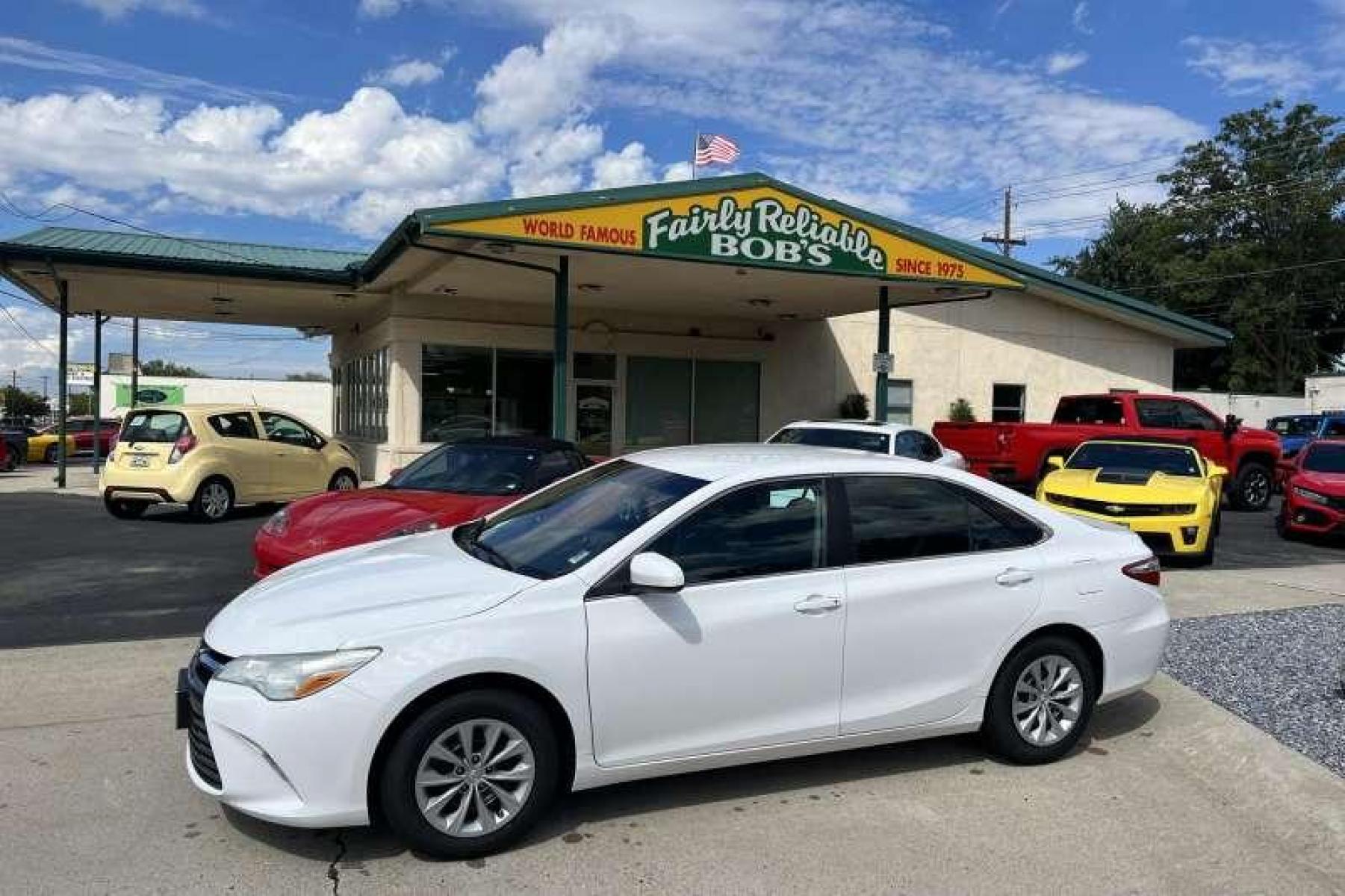 2015 Super White /Gray Toyota Camry LE (4T1BF1FK5FU) with an 2.5L i4 engine, Automatic transmission, located at 2304 W. Main St., Boise, ID, 83702, (208) 342-7777, 43.622105, -116.218658 - New Tires! Good To Go! - Photo #0