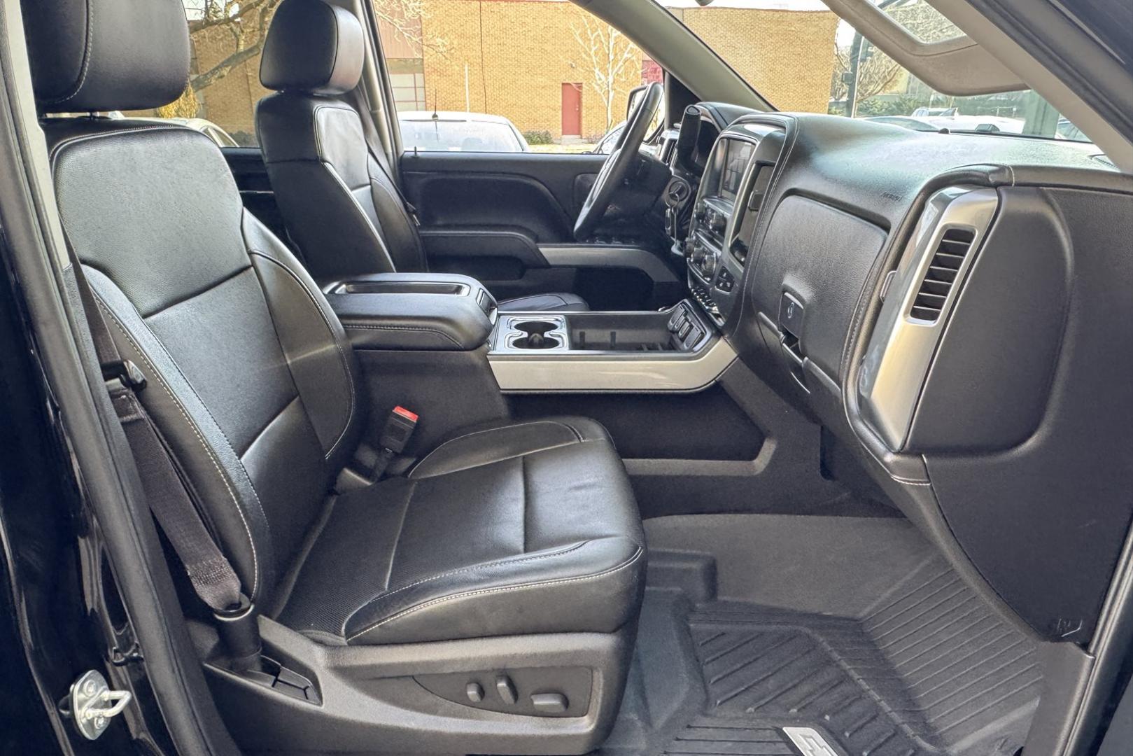 2015 Black /Black Chevrolet Silverado 1500 Crew Cab LTZ Z/71 (3GCUKSEJ5FG) with an V8 6.2 Liter engine, Automatic 8 Speed transmission, located at 2304 W. Main St., Boise, ID, 83702, (208) 342-7777, 43.622105, -116.218658 - Well Optioned! Great Looking Truck Too! - Photo#19