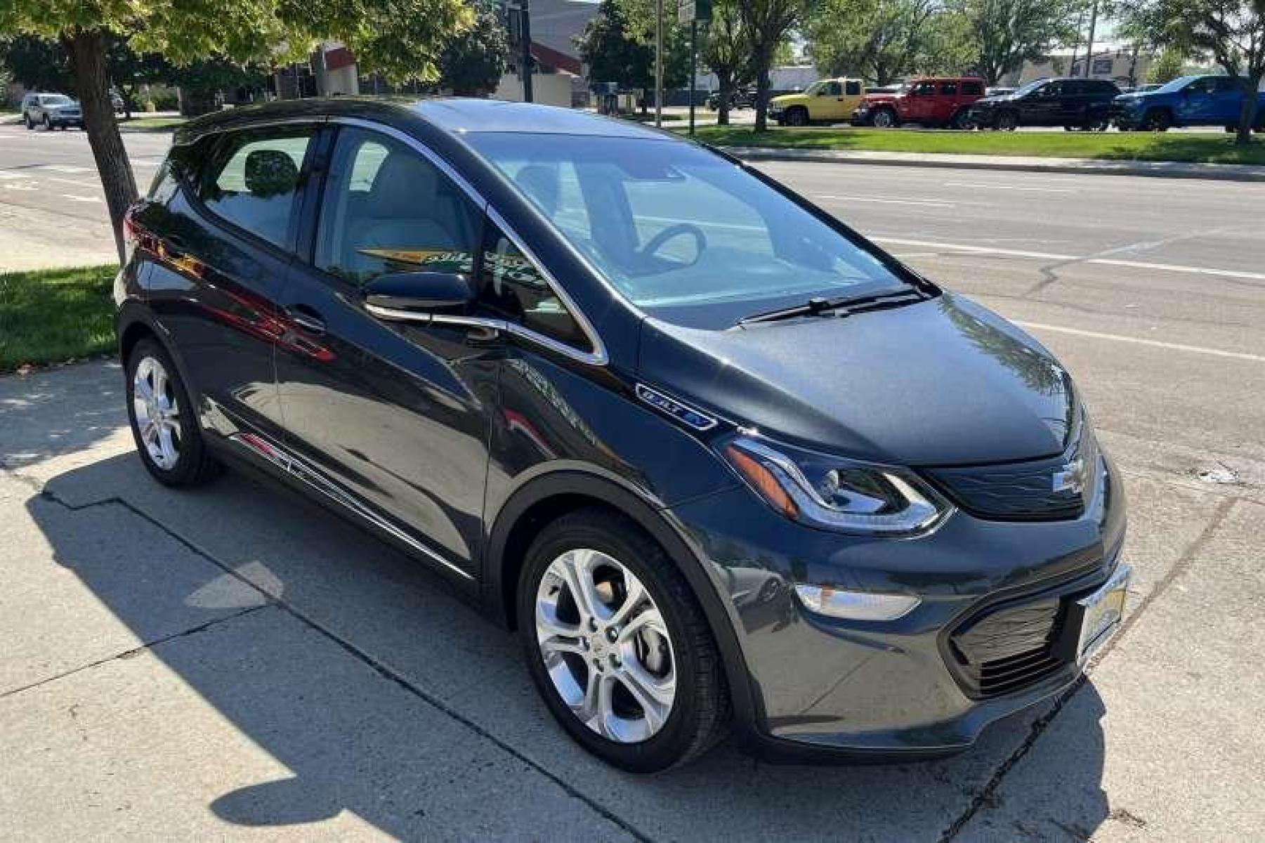 2020 Nightfall Gray Metallic /Dark Galvanized/Sky Cool Gray Chevrolet Bolt LT (1G1FY6S09L4) with an EV engine, Automatic transmission, located at 2304 W. Main St., Boise, ID, 83702, (208) 342-7777, 43.622105, -116.218658 - Photo #2