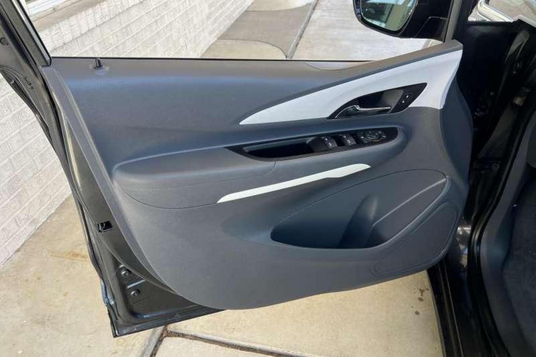 2020 Nightfall Gray Metallic /Dark Galvanized/Sky Cool Gray Chevrolet Bolt LT (1G1FY6S09L4) with an EV engine, Automatic transmission, located at 2304 W. Main St., Boise, ID, 83702, (208) 342-7777, 43.622105, -116.218658 - Financing Available O.A.C. - Photo #4