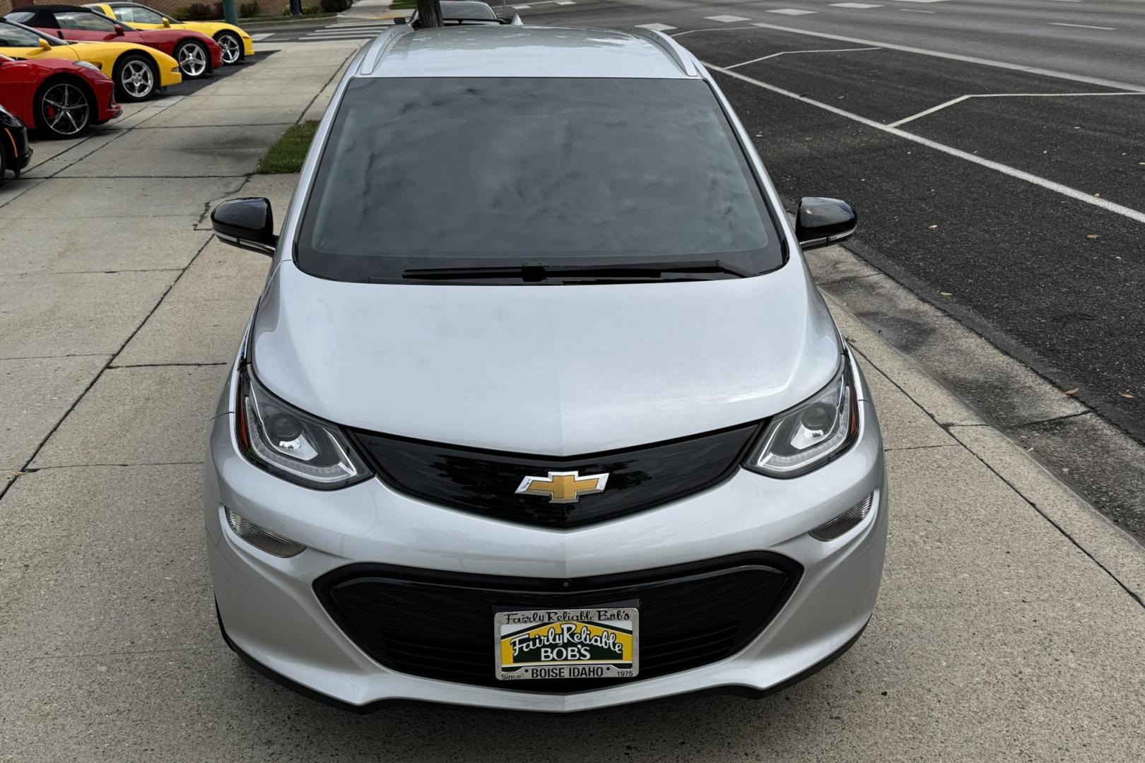 2017 Silver Ice /Gray Chevrolet Bolt Premier (1G1FX6S09H4) with an EV engine, Automatic transmission, located at 2304 W. Main St., Boise, ID, 83702, (208) 342-7777, 43.622105, -116.218658 - Amazing Option For Local Commuting! Factory Battery Warranty Until July of 2031! - Photo#3