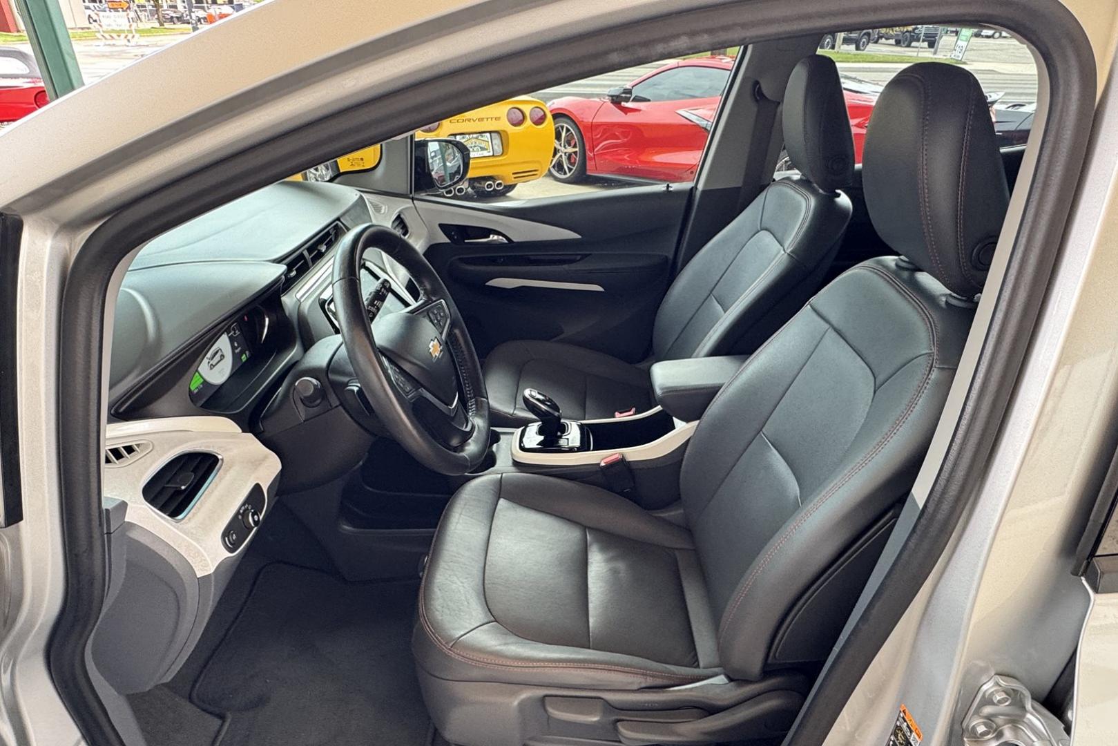 2017 Silver Ice /Gray Chevrolet Bolt Premier (1G1FX6S09H4) with an EV engine, Automatic transmission, located at 2304 W. Main St., Boise, ID, 83702, (208) 342-7777, 43.622105, -116.218658 - Amazing Option For Local Commuting! Factory Battery Warranty Until July of 2031! - Photo#11