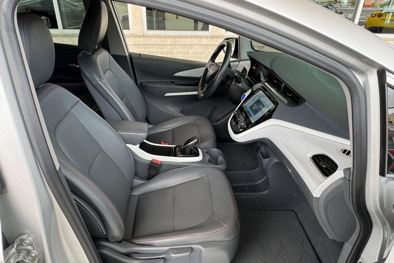 2017 Silver Ice /Gray Chevrolet Bolt Premier (1G1FX6S09H4) with an EV engine, Automatic transmission, located at 2304 W. Main St., Boise, ID, 83702, (208) 342-7777, 43.622105, -116.218658 - Amazing Option For Local Commuting! Factory Battery Warranty Until July of 2031! - Photo#18