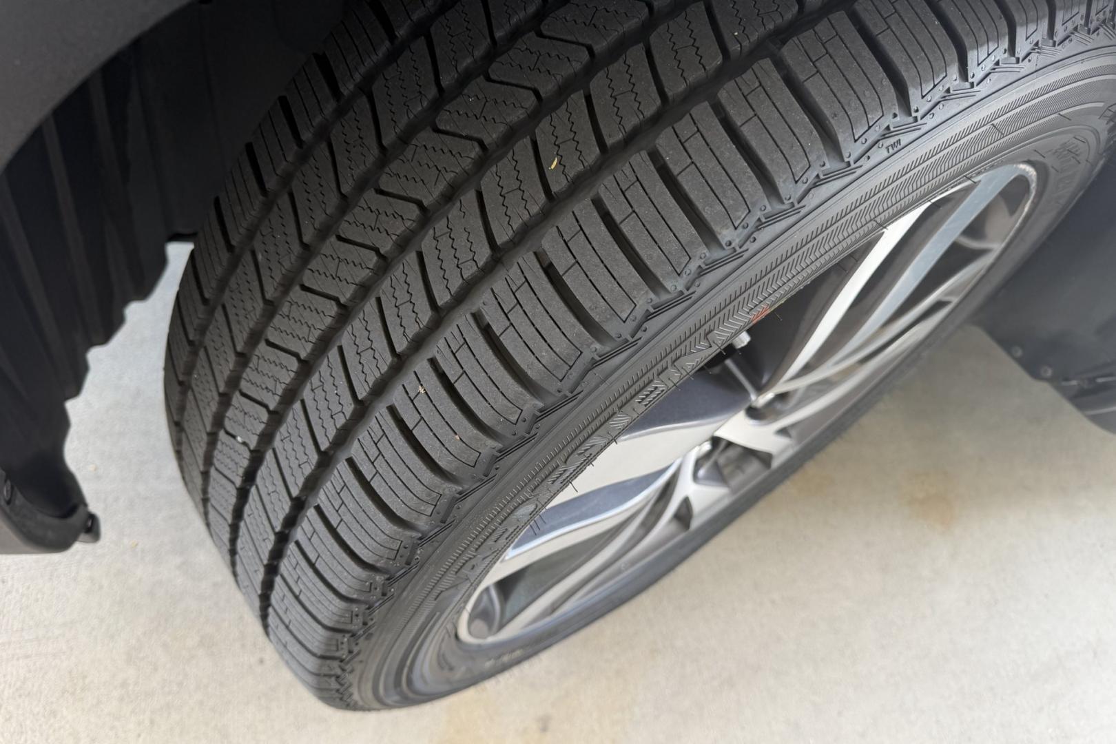 2016 Modern Steel Metallic /Gray Honda Pilot Elite (5FNYF6H04GB) with an V6 3.5 Liter engine, Automatic 9 Speed transmission, located at 2304 W. Main St., Boise, ID, 83702, (208) 342-7777, 43.622105, -116.218658 - Highly Optioned With Safety Features! Heated and Ventilated Seats! Blu Ray Entertainment!- Photo#18
