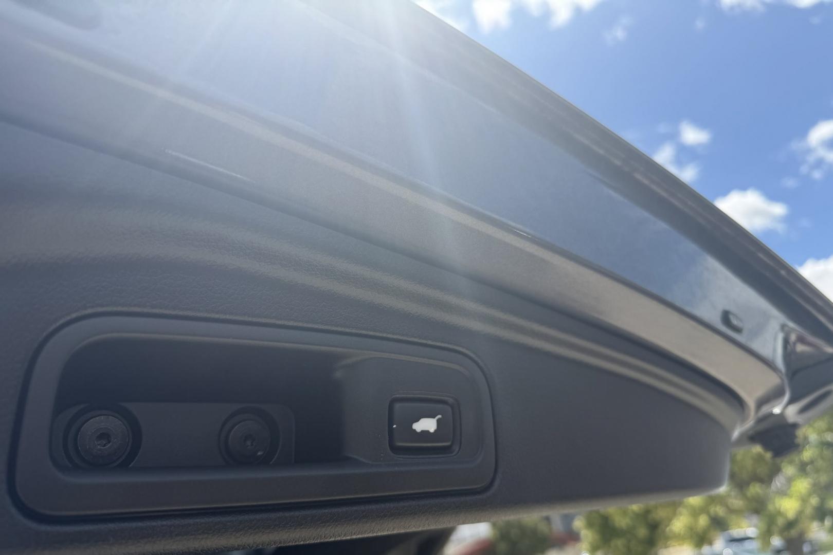 2016 Modern Steel Metallic /Gray Honda Pilot Elite (5FNYF6H04GB) with an V6 3.5 Liter engine, Automatic 9 Speed transmission, located at 2304 W. Main St., Boise, ID, 83702, (208) 342-7777, 43.622105, -116.218658 - Highly Optioned With Safety Features! Heated and Ventilated Seats! Blu Ray Entertainment!- Photo#24