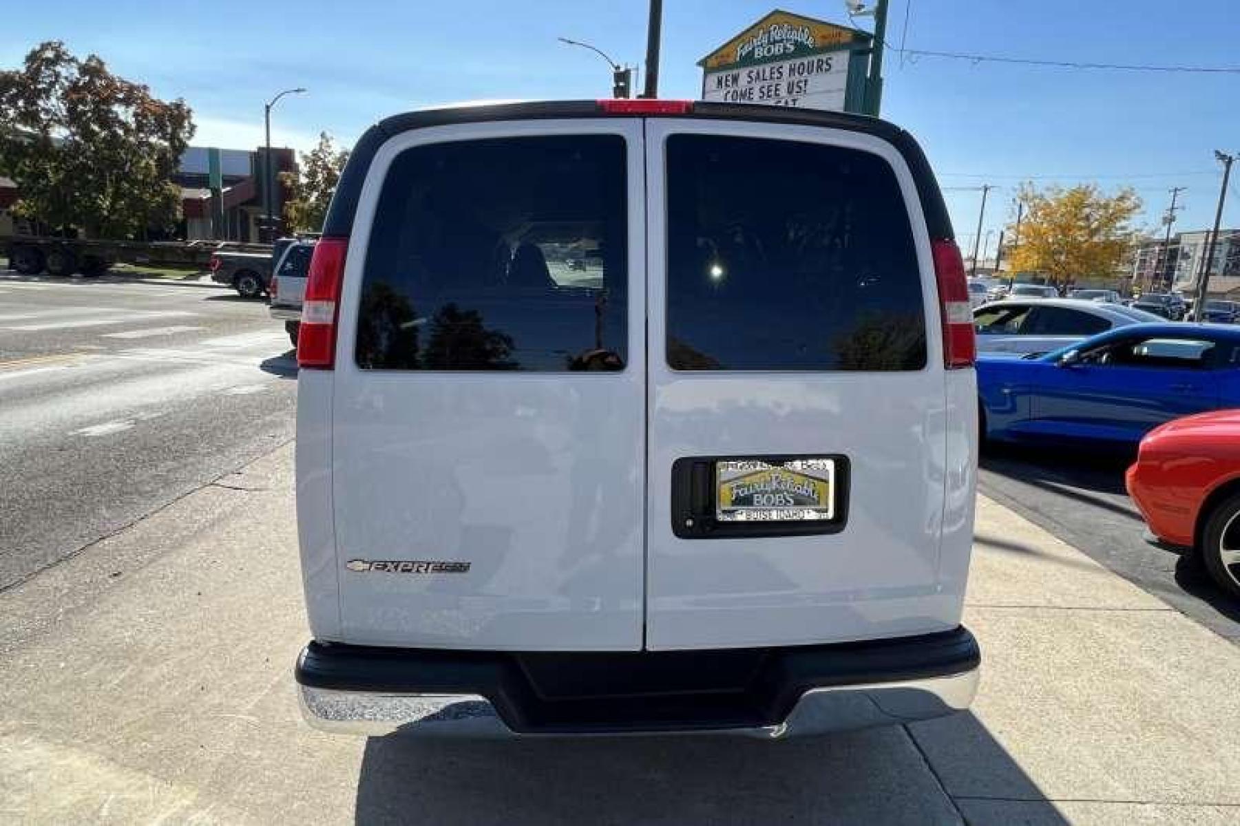 2019 Summit White /Grey Chevrolet Express 3500 LT (1GAZGPFG3K1) with an V8 6.0 Liter engine, Automatic transmission, located at 2304 W. Main St., Boise, ID, 83702, (208) 342-7777, 43.622105, -116.218658 - Photo #3