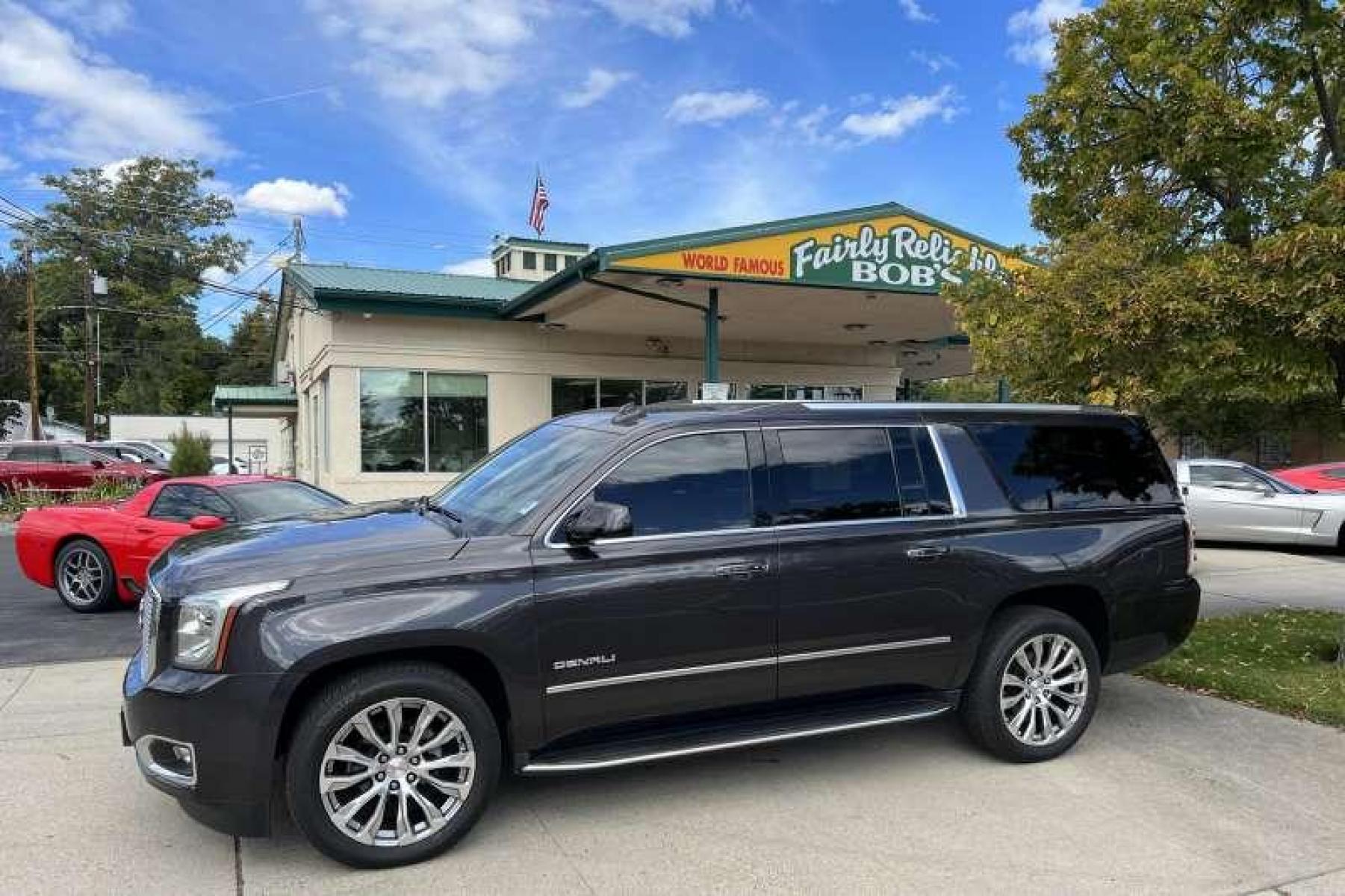 2017 Gray /Black GMC Yukon XL Denali (1GKS2HKJ0HR) with an V8 6.2 Liter engine, Automatic transmission, located at 2304 W. Main St., Boise, ID, 83702, (208) 342-7777, 43.622105, -116.218658 - Financing Available O.A.C. - Photo #0