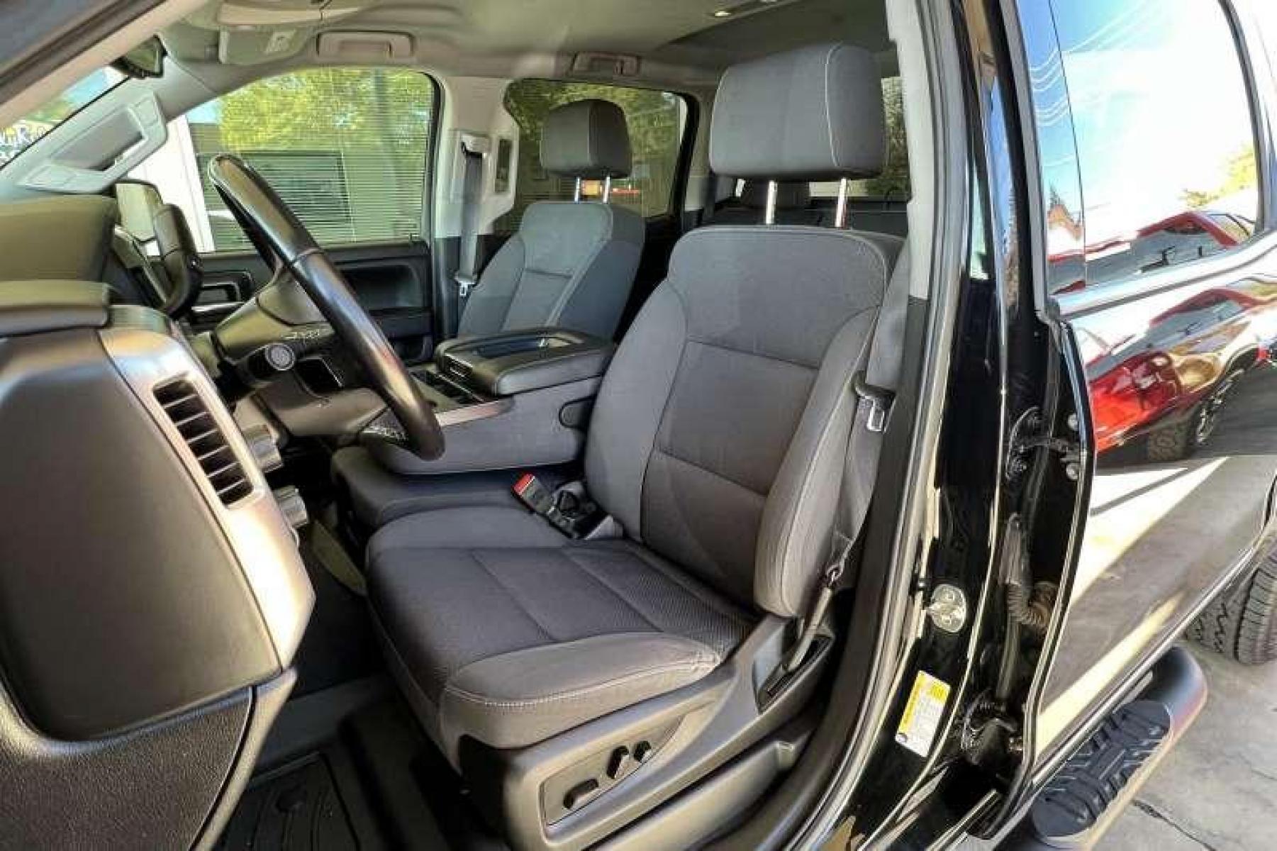 2018 Black /Gray Chevrolet Silverado 1500 Crew Cab LT (3GCUKREC3JG) with an V8 5.3 Liter engine, Automatic transmission, located at 2304 W. Main St., Boise, ID, 83702, (208) 342-7777, 43.622105, -116.218658 - Photo #5