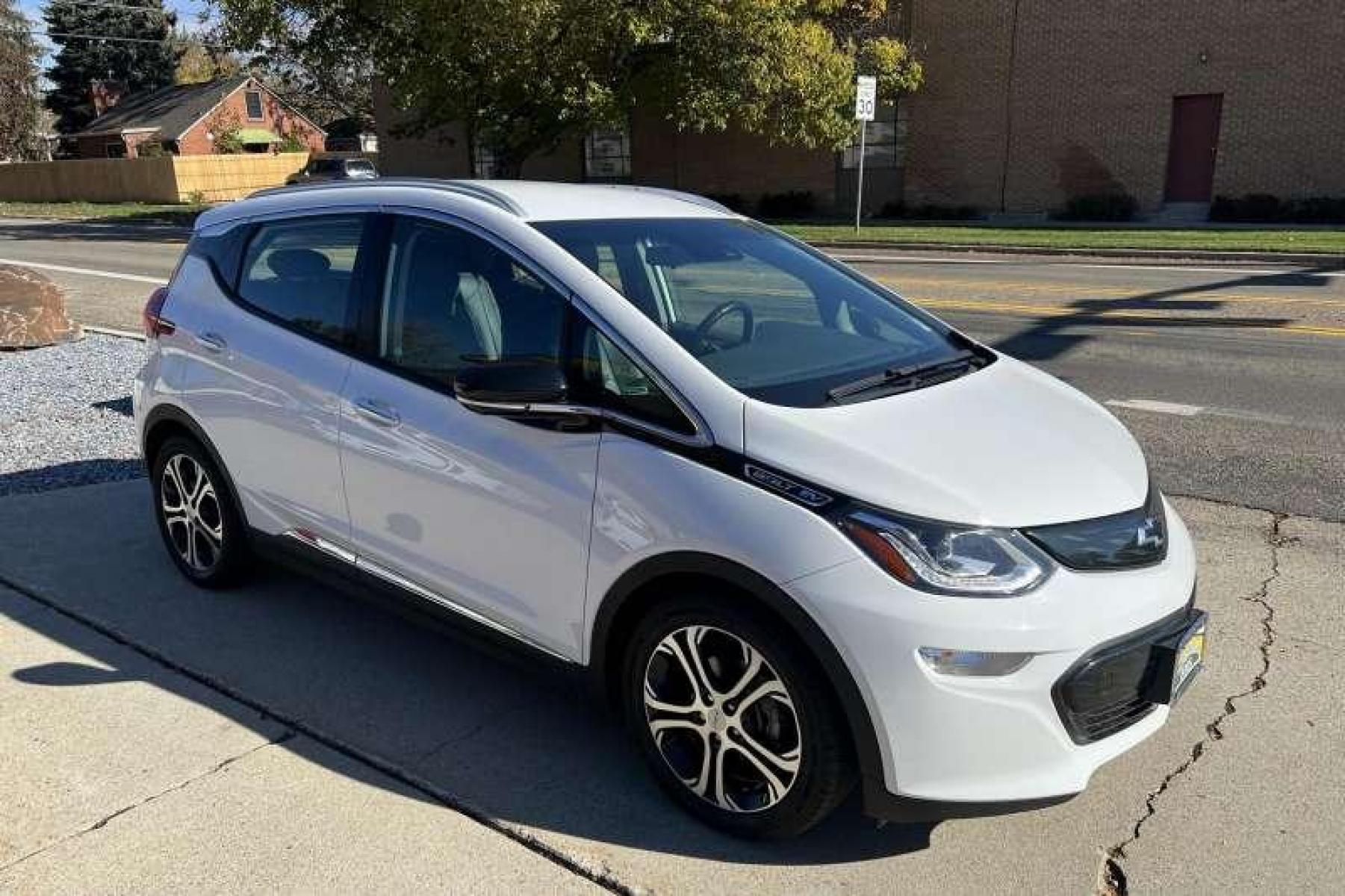 2017 Summit White /Gray Chevrolet Bolt Premier (1G1FX6S06H4) with an EV engine, Automatic transmission, located at 2304 W. Main St., Boise, ID, 83702, (208) 342-7777, 43.622105, -116.218658 - Photo #2