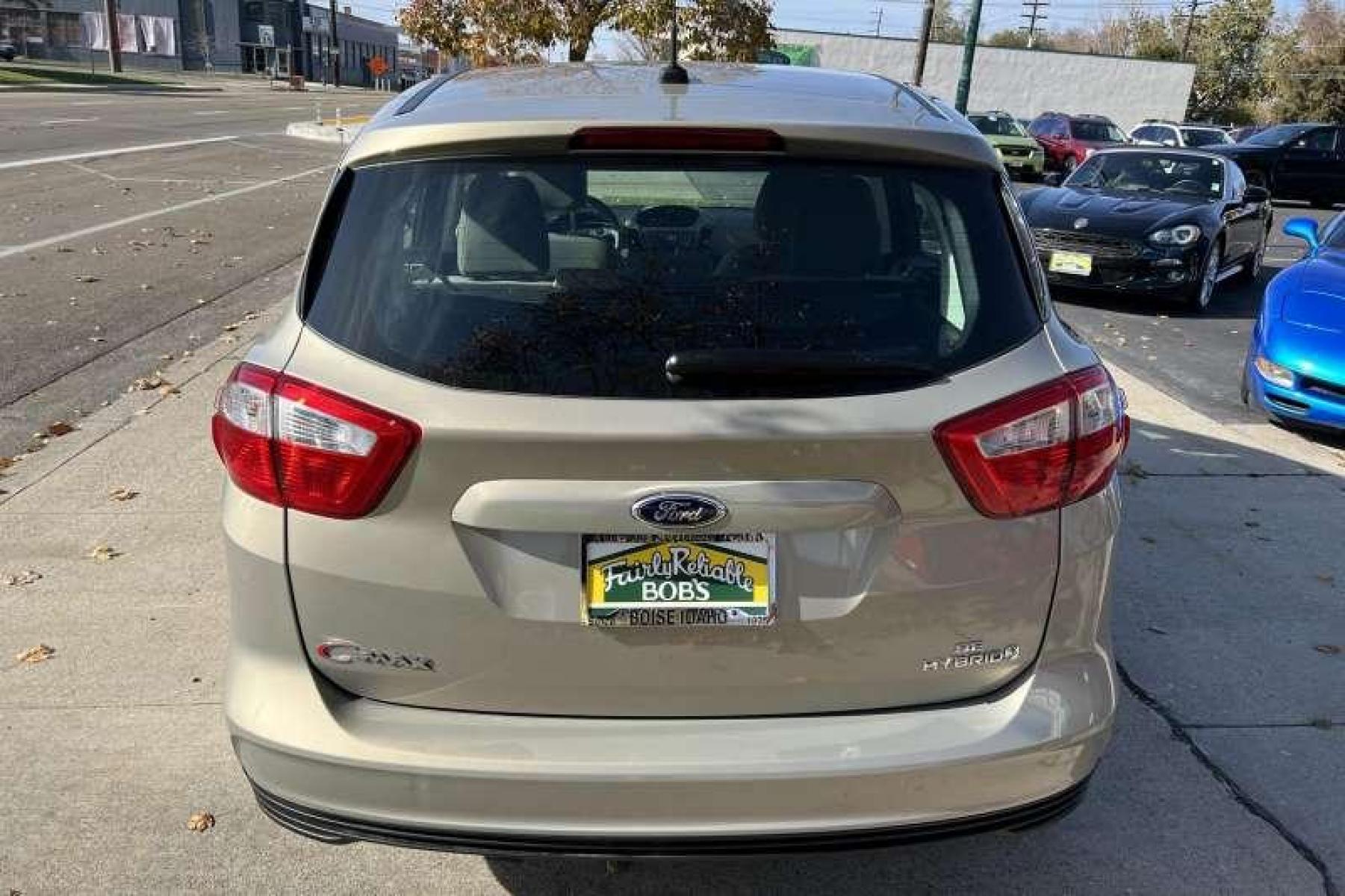 2015 Tectonic Silver /Tan Ford C-Max Hybrid SE Hatchback (1FADP5AUXFL) with an 4 Cyl 2.0 Liter Hybrid engine, Automatic transmission, located at 2304 W. Main St., Boise, ID, 83702, (208) 342-7777, 43.622105, -116.218658 - Photo #3