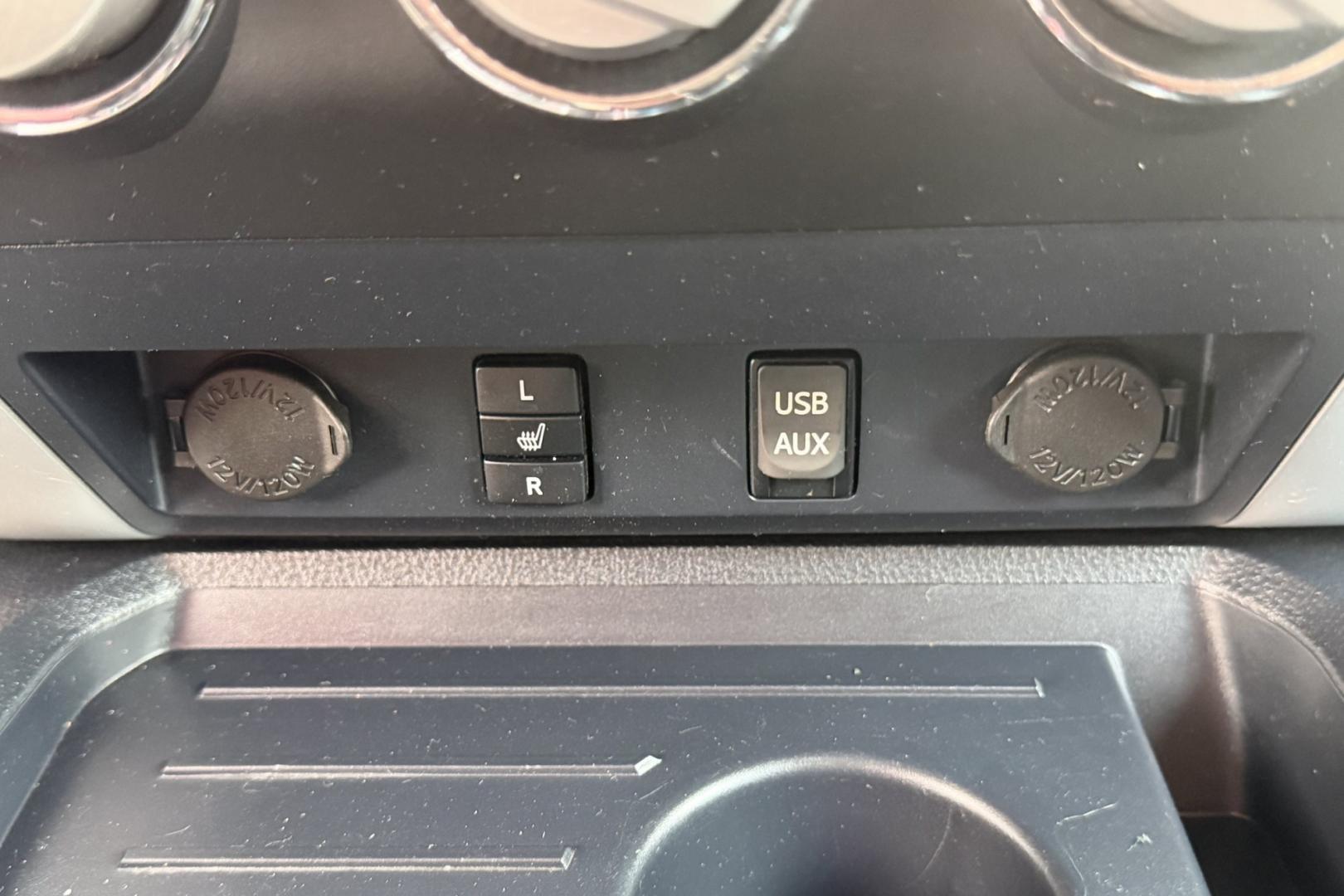 2017 Silver Sky Metallic /Black Toyota Tundra Double Cab SR5 (5TFUM5F1XHX) with an V8 4.6 Liter engine, Automatic 6 Speed transmission, located at 2304 W. Main St., Boise, ID, 83702, (208) 342-7777, 43.622105, -116.218658 - Super Clean And Low Mileage Tundra!- Photo#8