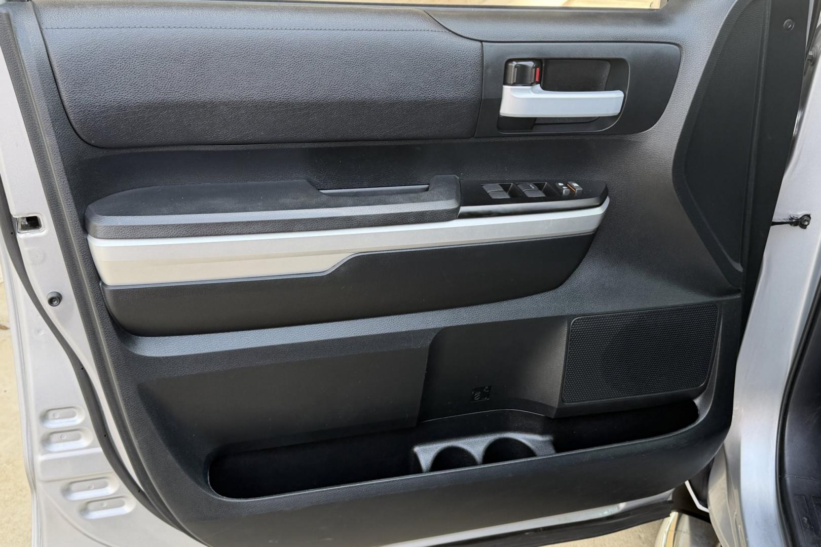 2017 Silver Sky Metallic /Black Toyota Tundra Double Cab SR5 (5TFUM5F1XHX) with an V8 4.6 Liter engine, Automatic 6 Speed transmission, located at 2304 W. Main St., Boise, ID, 83702, (208) 342-7777, 43.622105, -116.218658 - Super Clean And Low Mileage Tundra!- Photo#9