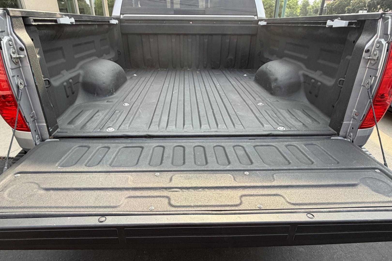 2017 Silver Sky Metallic /Black Toyota Tundra Double Cab SR5 (5TFUM5F1XHX) with an V8 4.6 Liter engine, Automatic 6 Speed transmission, located at 2304 W. Main St., Boise, ID, 83702, (208) 342-7777, 43.622105, -116.218658 - Super Clean And Low Mileage Tundra!- Photo#16