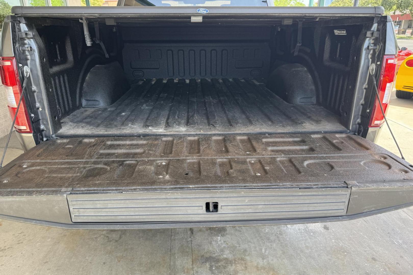 2020 Magnetic Gray /Gray Ford F-150 XLT (1FTFW1E51LK) with an V8 5.0 Liter engine, Automatic 10 Speed transmission, located at 2304 W. Main St., Boise, ID, 83702, (208) 342-7777, 43.622105, -116.218658 - Seats 6! Clean 5.0 Liter V8 F-150! - Photo#22