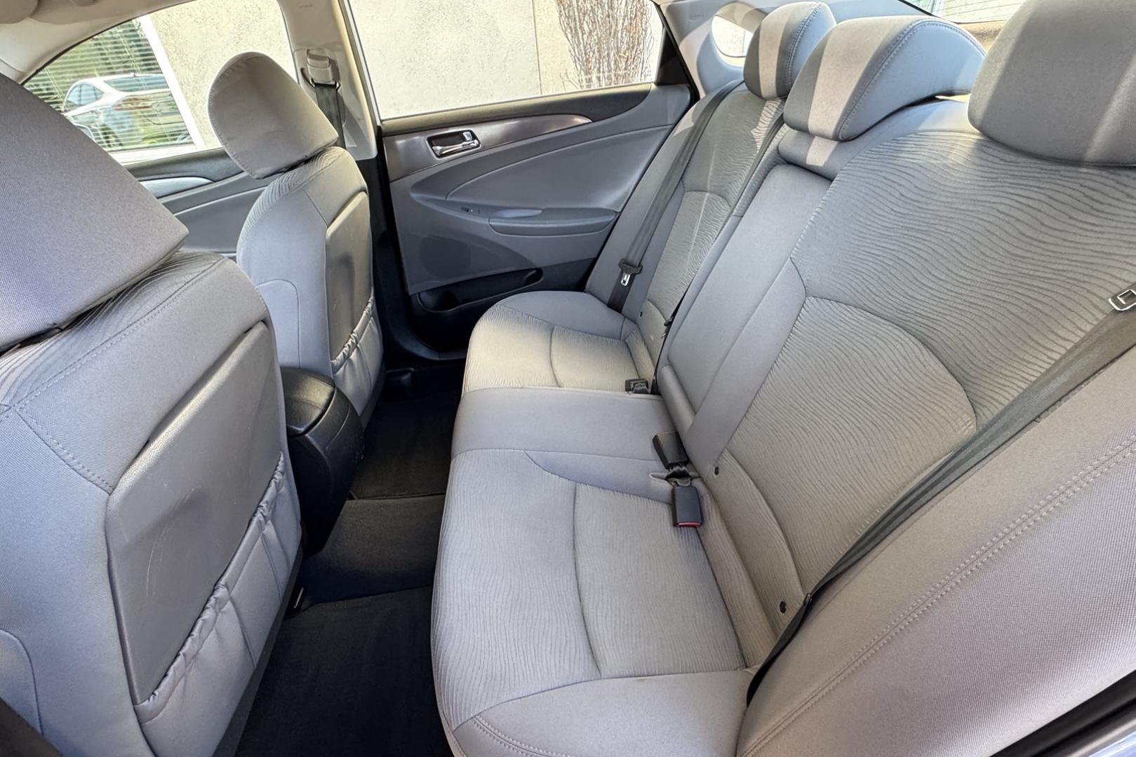 2015 Marlin Blue /Gray Hyundai Sonata Hybrid (KMHEC4A47FA) with an 4 Cyl 2.4 Liter Hybrid engine, Automatic transmission, located at 2304 W. Main St., Boise, ID, 83702, (208) 342-7777, 43.622105, -116.218658 - 35 MPG City and 38 Highway! Smooth Ride Too! - Photo#11