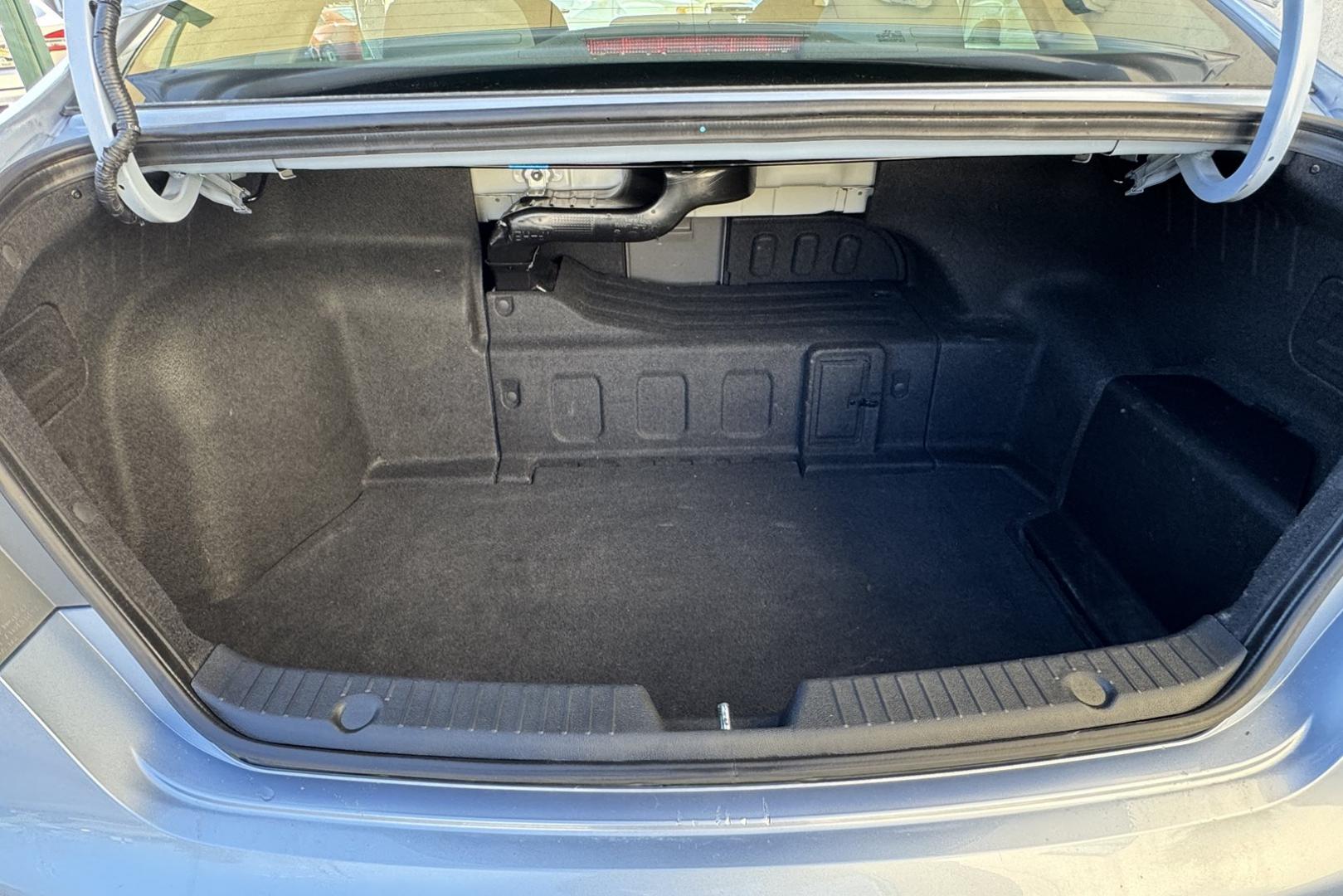 2015 Marlin Blue /Gray Hyundai Sonata Hybrid (KMHEC4A47FA) with an 4 Cyl 2.4 Liter Hybrid engine, Automatic transmission, located at 2304 W. Main St., Boise, ID, 83702, (208) 342-7777, 43.622105, -116.218658 - 35 MPG City and 38 Highway! Smooth Ride Too! - Photo#20