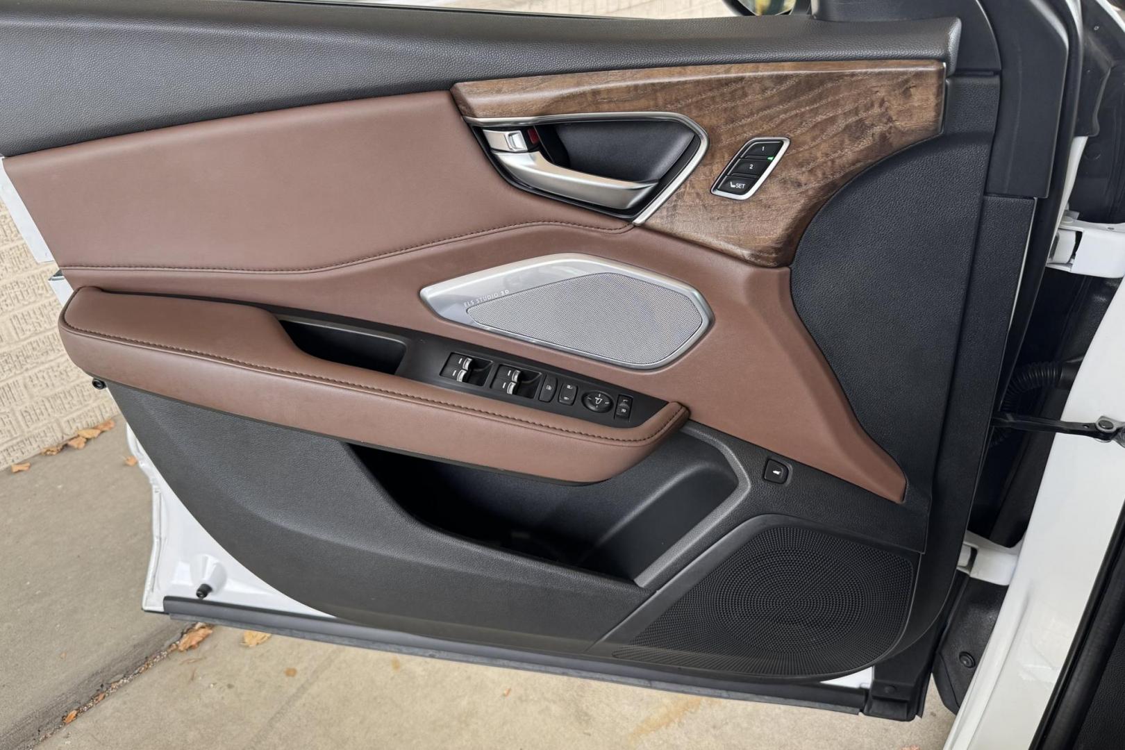 2021 Platinum White Pearl /Espresso Acura RDX SH-AWD w/Advance Package (5J8TC2H73ML) with an 4 Cyl 2.0 Liter Turbo engine, Automatic 10 Speed transmission, located at 2304 W. Main St., Boise, ID, 83702, (208) 342-7777, 43.622105, -116.218658 - Idaho Acura! Drives Amazing! A Lot Of Safety, Power And Comfort! - Photo#8