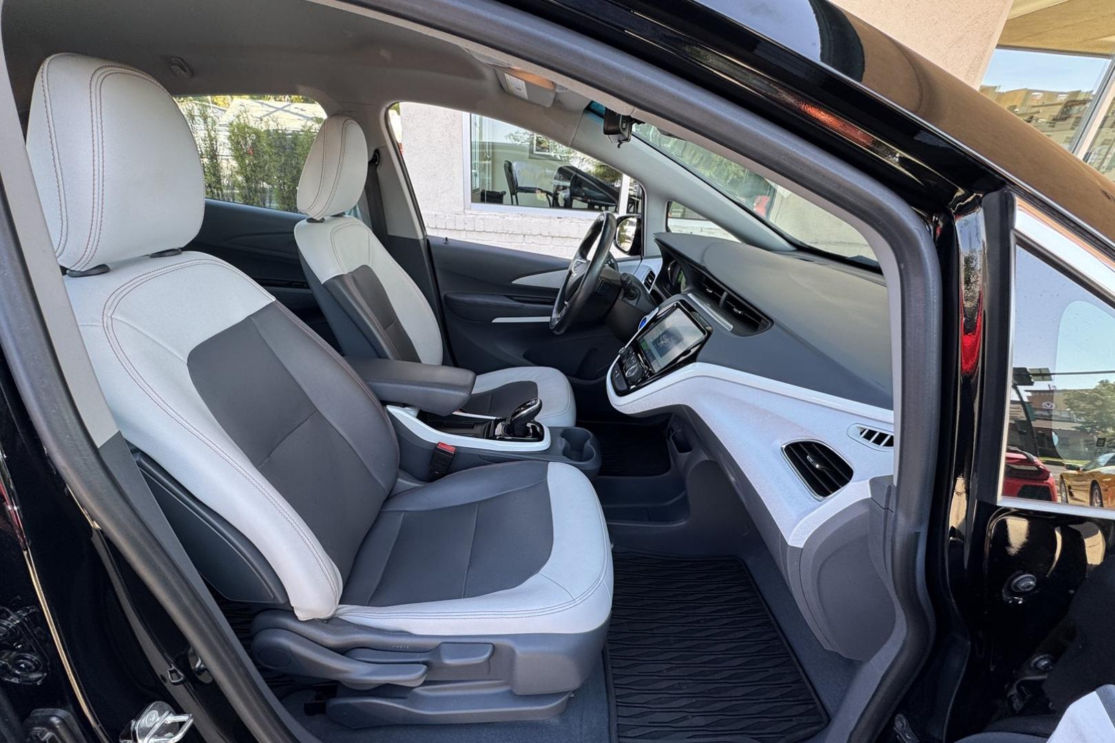 2017 Mosaic Black Metallic /Dark Galvanized/Sky Cool Gray Chevrolet Bolt Premier (1G1FX6S01H4) with an 60 kWh engine, Automatic transmission, located at 2304 W. Main St., Boise, ID, 83702, (208) 342-7777, 43.622105, -116.218658 - Remaining Battery Warranty Until August of 2031 or 122,768 Miles! - Photo#18