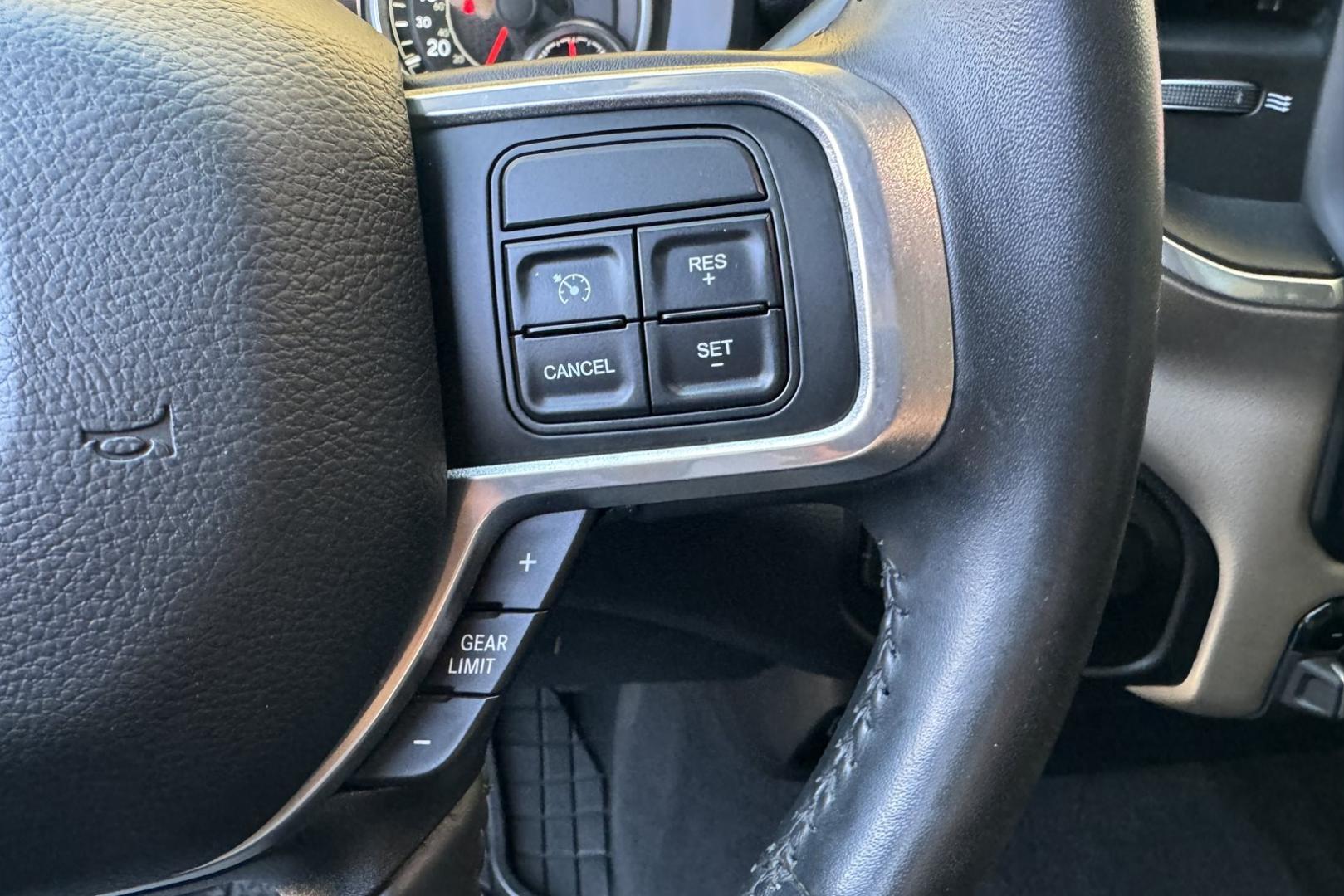 2022 Billet Metallic /Black RAM 2500 Crew Cab Laramie (3C6UR5FL7NG) with an 6 Cyl 6.7 Liter Turbo Diesel engine, Automatic transmission, located at 2304 W. Main St., Boise, ID, 83702, (208) 342-7777, 43.622105, -116.218658 - Clean Truck! Ready To Haul! 6 Person Seating Capacity! - Photo#10