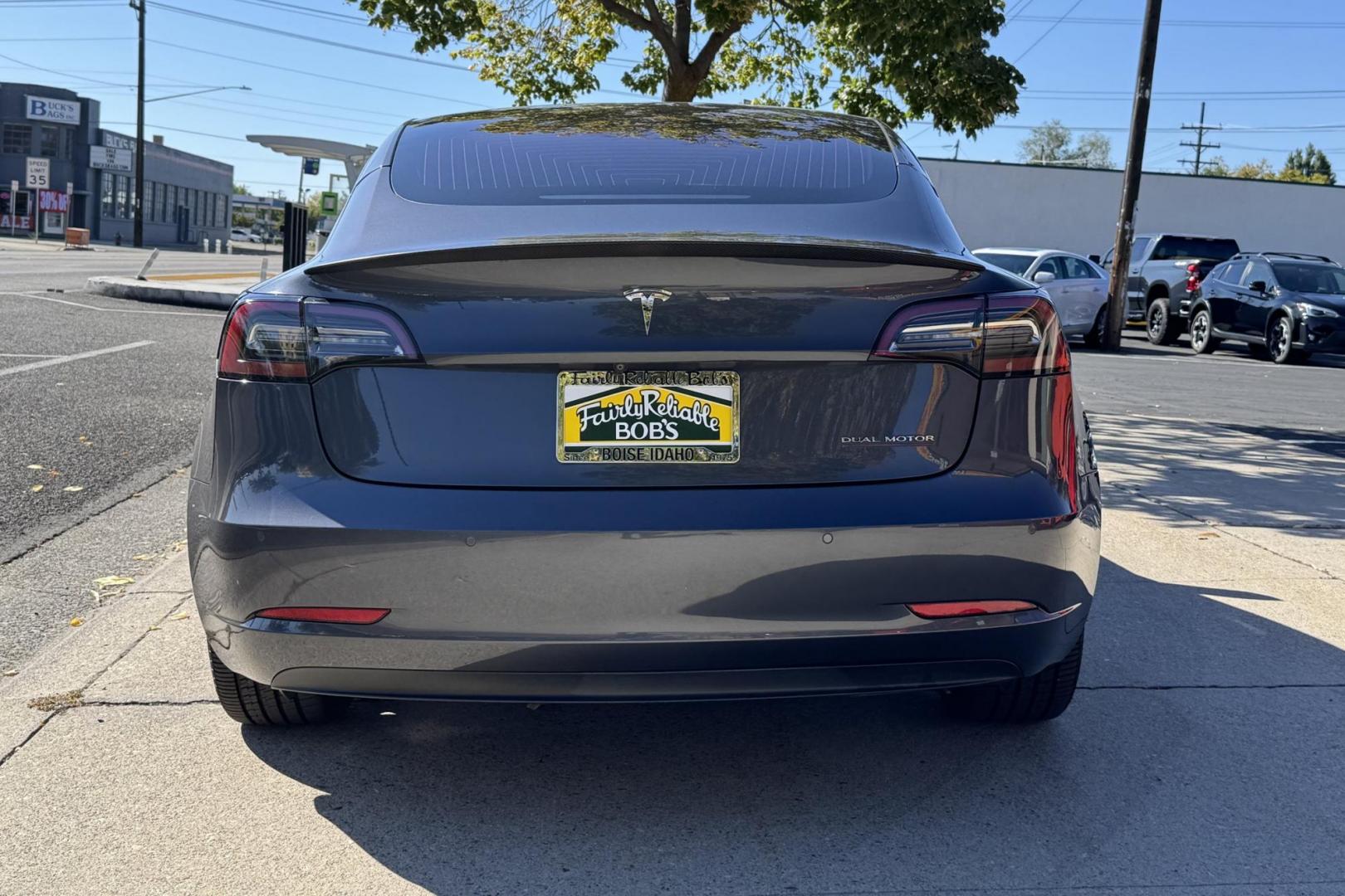 2018 Midnight Silver Metallic /Ultra White Tesla Model 3 Performance (5YJ3E1EB1JF) with an 75 kWh engine, Automatic transmission, located at 2304 W. Main St., Boise, ID, 83702, (208) 342-7777, 43.622105, -116.218658 - Photo#1