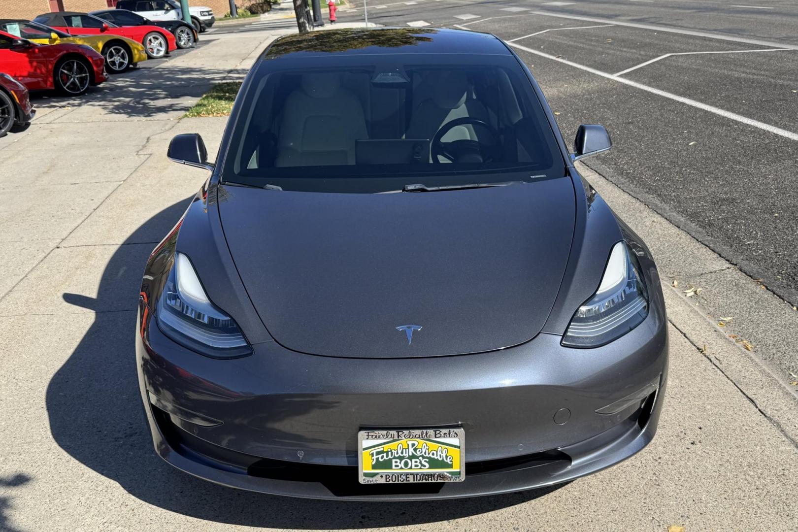 2018 Midnight Silver Metallic /Ultra White Tesla Model 3 Performance (5YJ3E1EB1JF) with an 75 kWh engine, Automatic transmission, located at 2304 W. Main St., Boise, ID, 83702, (208) 342-7777, 43.622105, -116.218658 - Photo#3