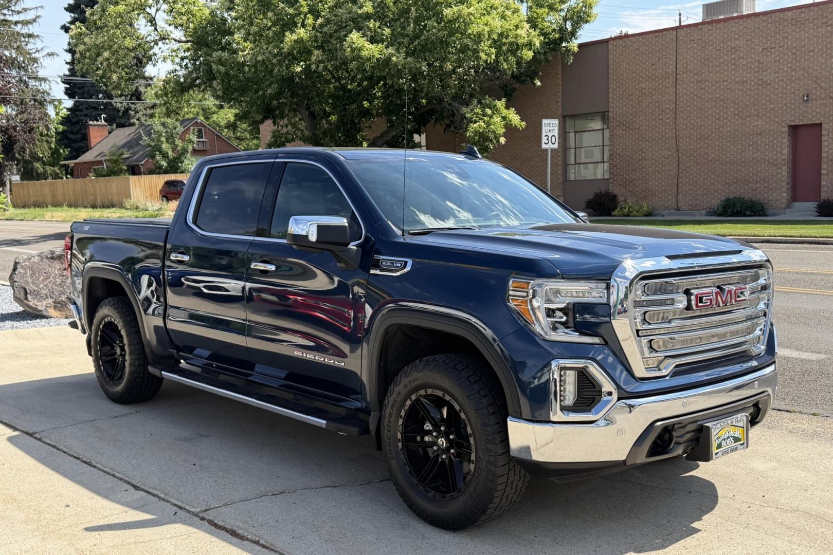 2020 Northsky Blue Metallic /Shale GMC Sierra 1500 SLT X31 (1GTU9DED6LZ) with an V8 5.3 Liter engine, Automatic 10 Speed transmission, located at 2304 W. Main St., Boise, ID, 83702, (208) 342-7777, 43.622105, -116.218658 - Highly Optioned SLT X31 Off Road Package!- Photo#3
