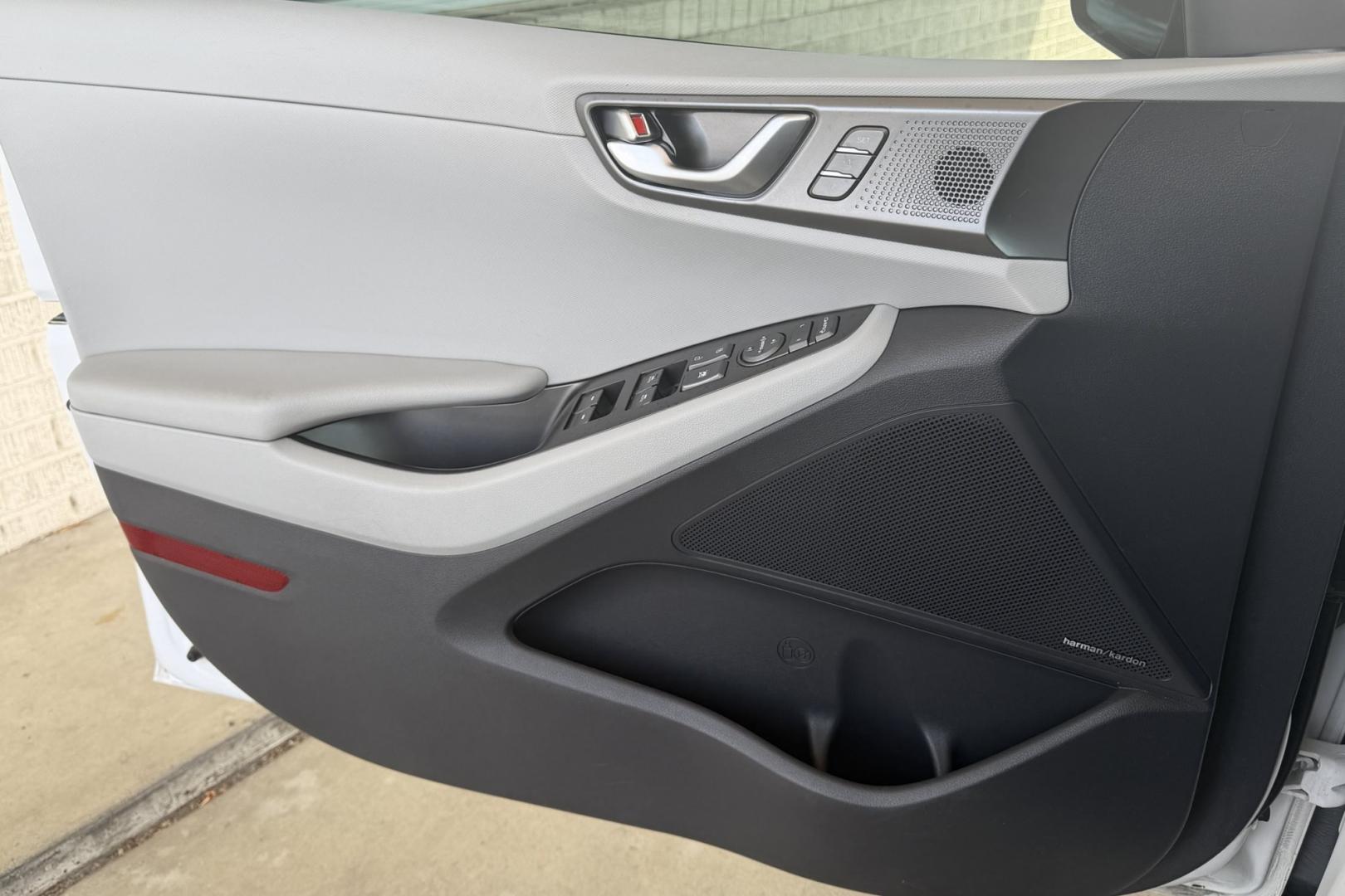 2020 White /Gray Hyundai Ioniq Hatchback Limited (KMHC85LJ1LU) with an 38.3 kWh engine, Automatic transmission, located at 2304 W. Main St., Boise, ID, 83702, (208) 342-7777, 43.622105, -116.218658 - Great Daily Commuter! Loaded With Safety Features!- Photo#6