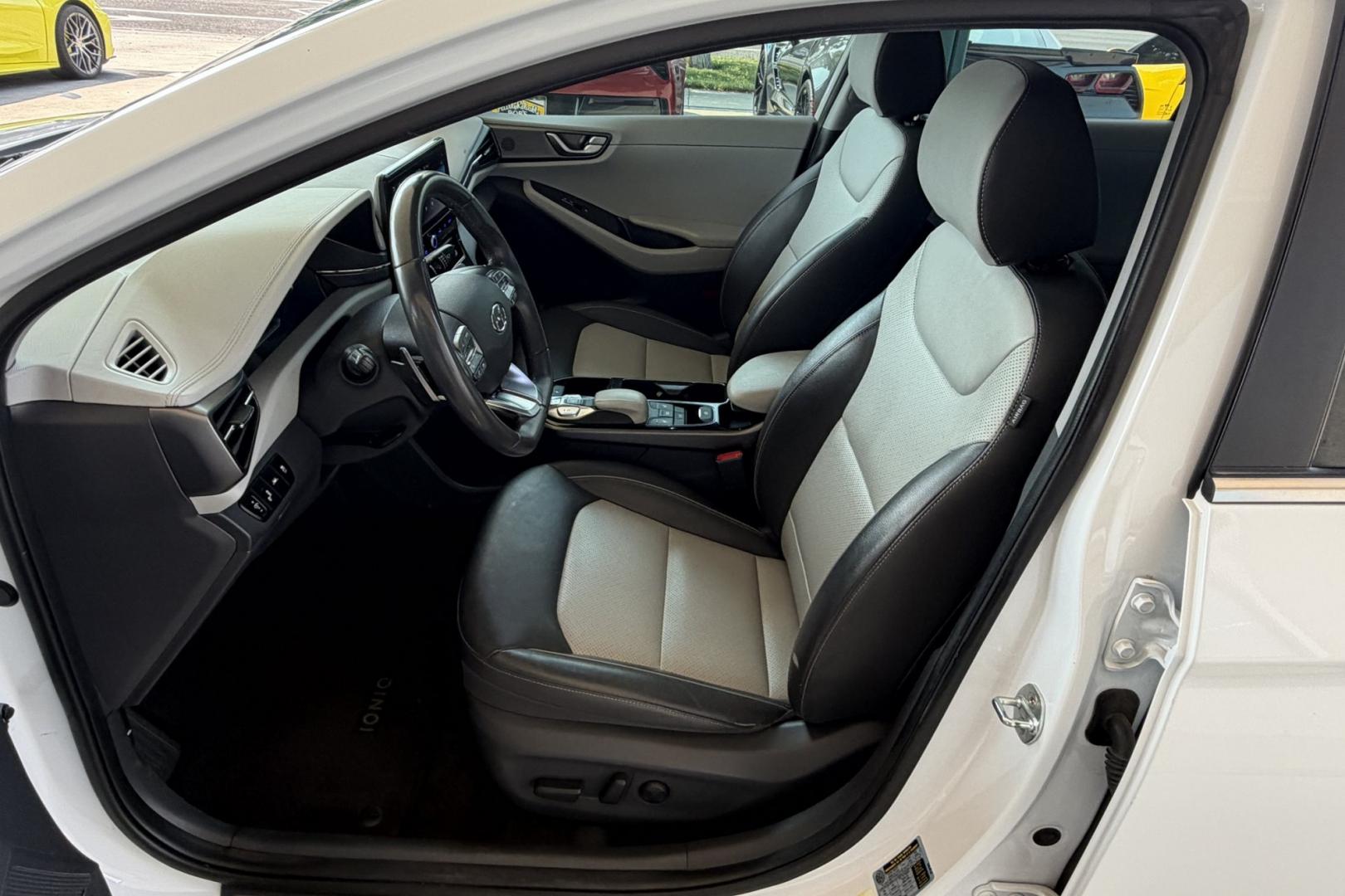 2020 White /Gray Hyundai Ioniq Hatchback Limited (KMHC85LJ1LU) with an 38.3 kWh engine, Automatic transmission, located at 2304 W. Main St., Boise, ID, 83702, (208) 342-7777, 43.622105, -116.218658 - Great Daily Commuter! Loaded With Safety Features!- Photo#16