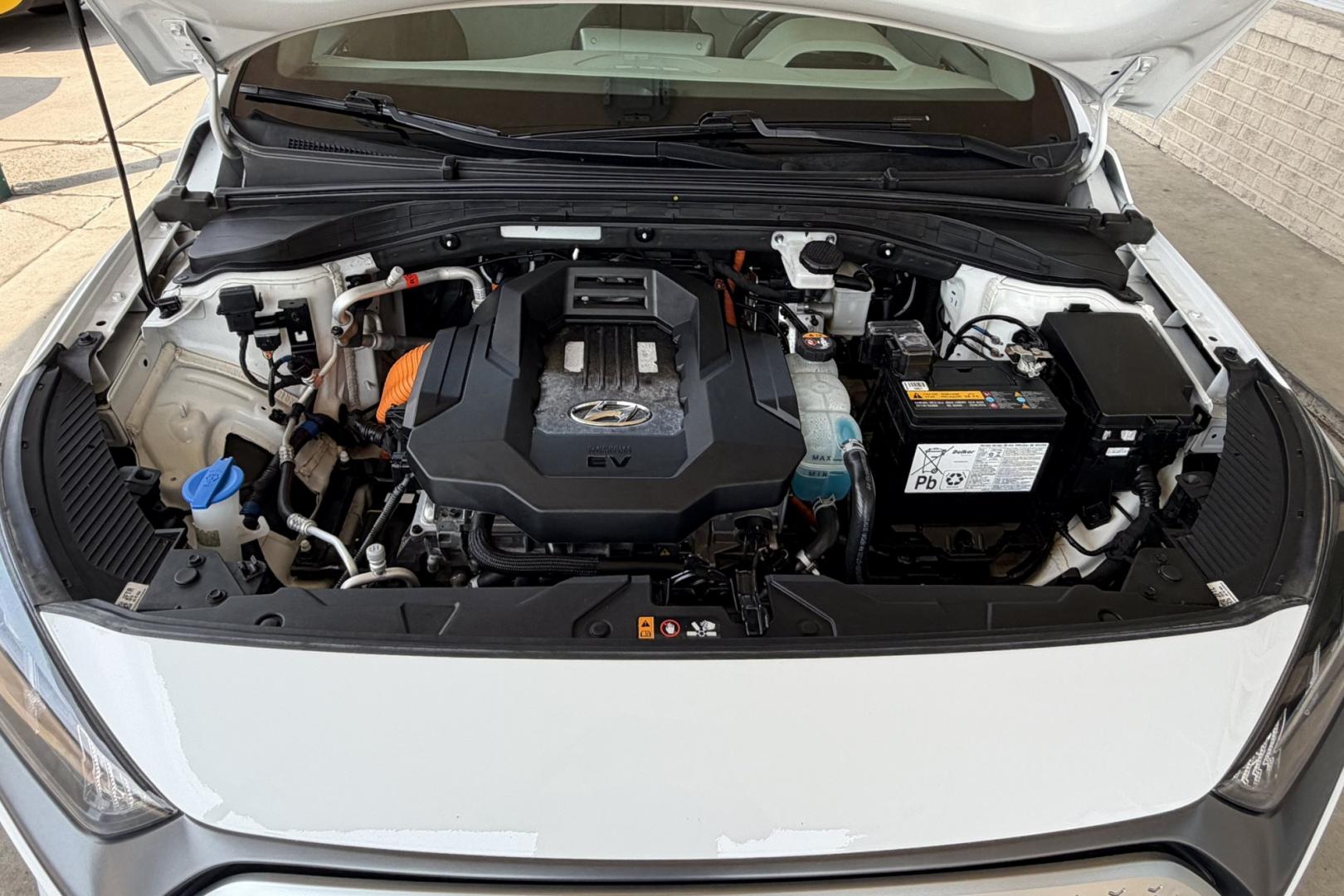 2020 White /Gray Hyundai Ioniq Hatchback Limited (KMHC85LJ1LU) with an 38.3 kWh engine, Automatic transmission, located at 2304 W. Main St., Boise, ID, 83702, (208) 342-7777, 43.622105, -116.218658 - Great Daily Commuter! Loaded With Safety Features!- Photo#21