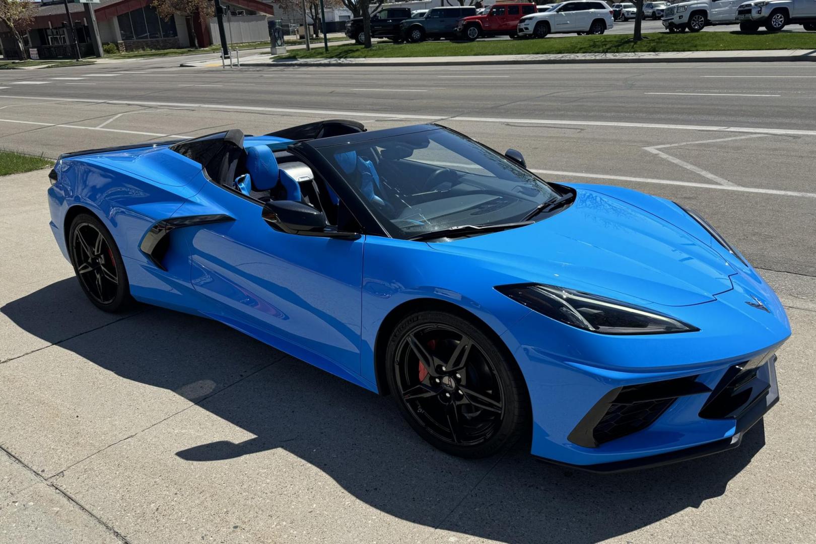 2022 Rapid Blue /Tension With Twilight Blue Dipped Chevrolet Corvette Stingray 3LT (1G1YC3D44N5) with an V8 6.2 Liter engine, Automatic 8 Speed transmission, located at 2304 W. Main St., Boise, ID, 83702, (208) 342-7777, 43.622105, -116.218658 - Photo#3