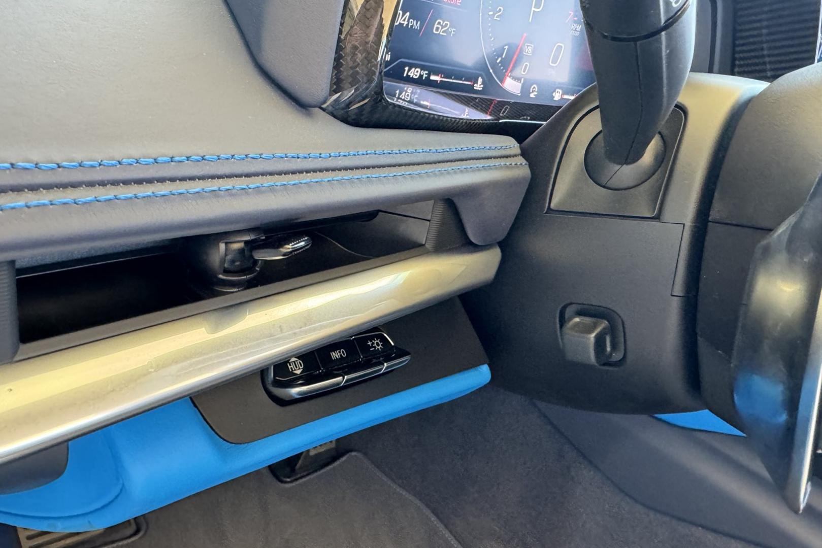 2022 Rapid Blue /Tension With Twilight Blue Dipped Chevrolet Corvette Stingray 3LT (1G1YC3D44N5) with an V8 6.2 Liter engine, Automatic 8 Speed transmission, located at 2304 W. Main St., Boise, ID, 83702, (208) 342-7777, 43.622105, -116.218658 - Photo#17