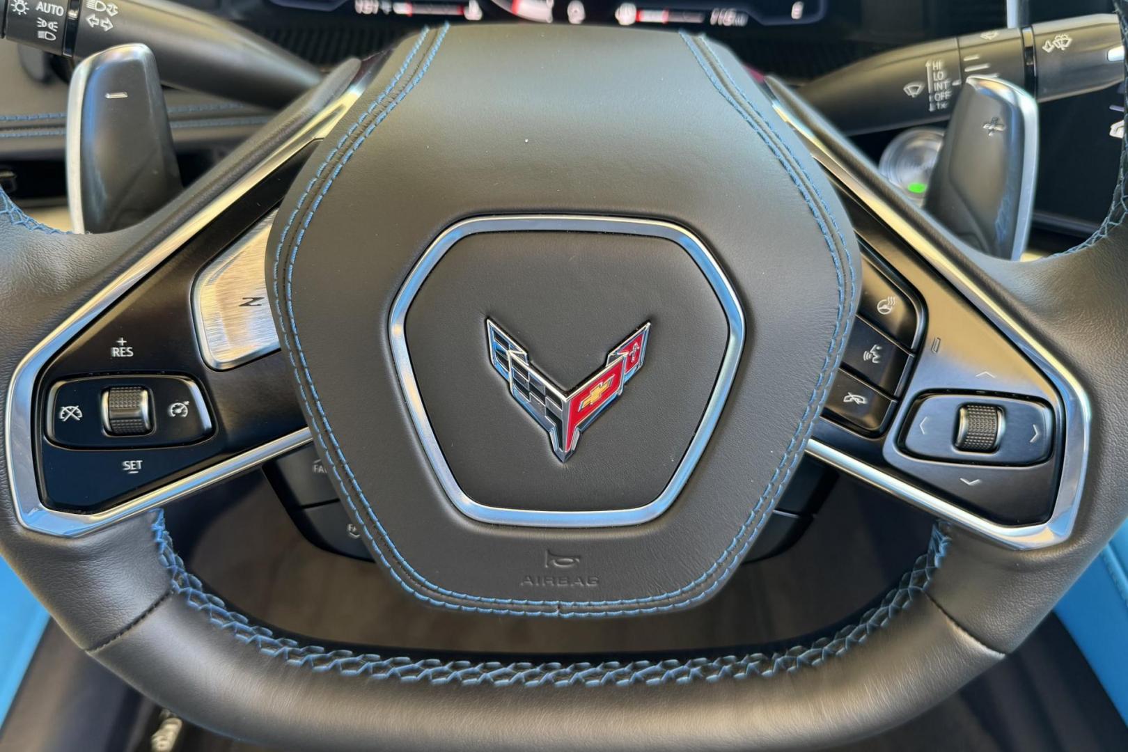 2022 Rapid Blue /Tension With Twilight Blue Dipped Chevrolet Corvette Stingray 3LT (1G1YC3D44N5) with an V8 6.2 Liter engine, Automatic 8 Speed transmission, located at 2304 W. Main St., Boise, ID, 83702, (208) 342-7777, 43.622105, -116.218658 - Photo#18