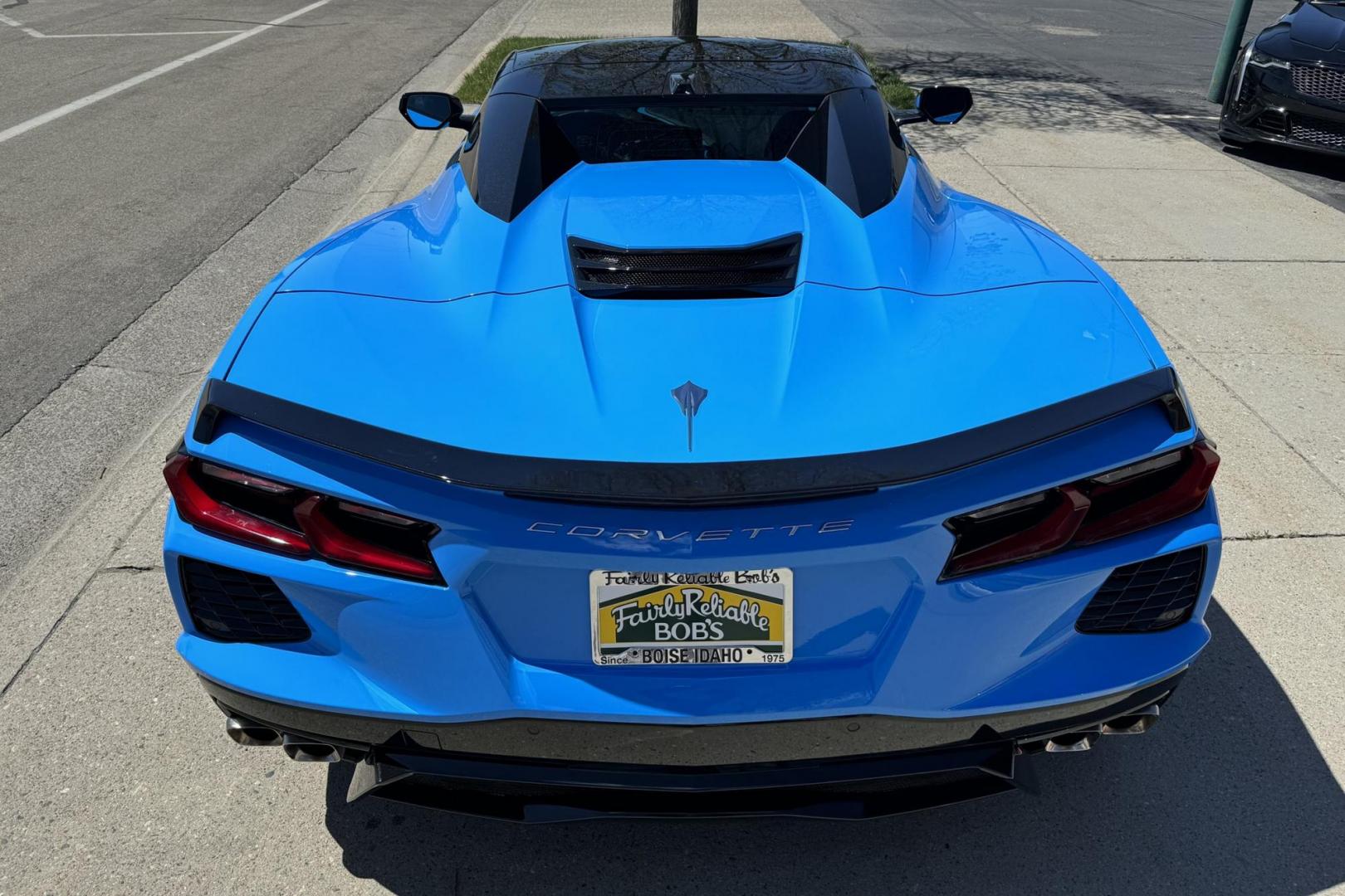 2022 Rapid Blue /Tension With Twilight Blue Dipped Chevrolet Corvette Stingray 3LT (1G1YC3D44N5) with an V8 6.2 Liter engine, Automatic 8 Speed transmission, located at 2304 W. Main St., Boise, ID, 83702, (208) 342-7777, 43.622105, -116.218658 - Photo#6