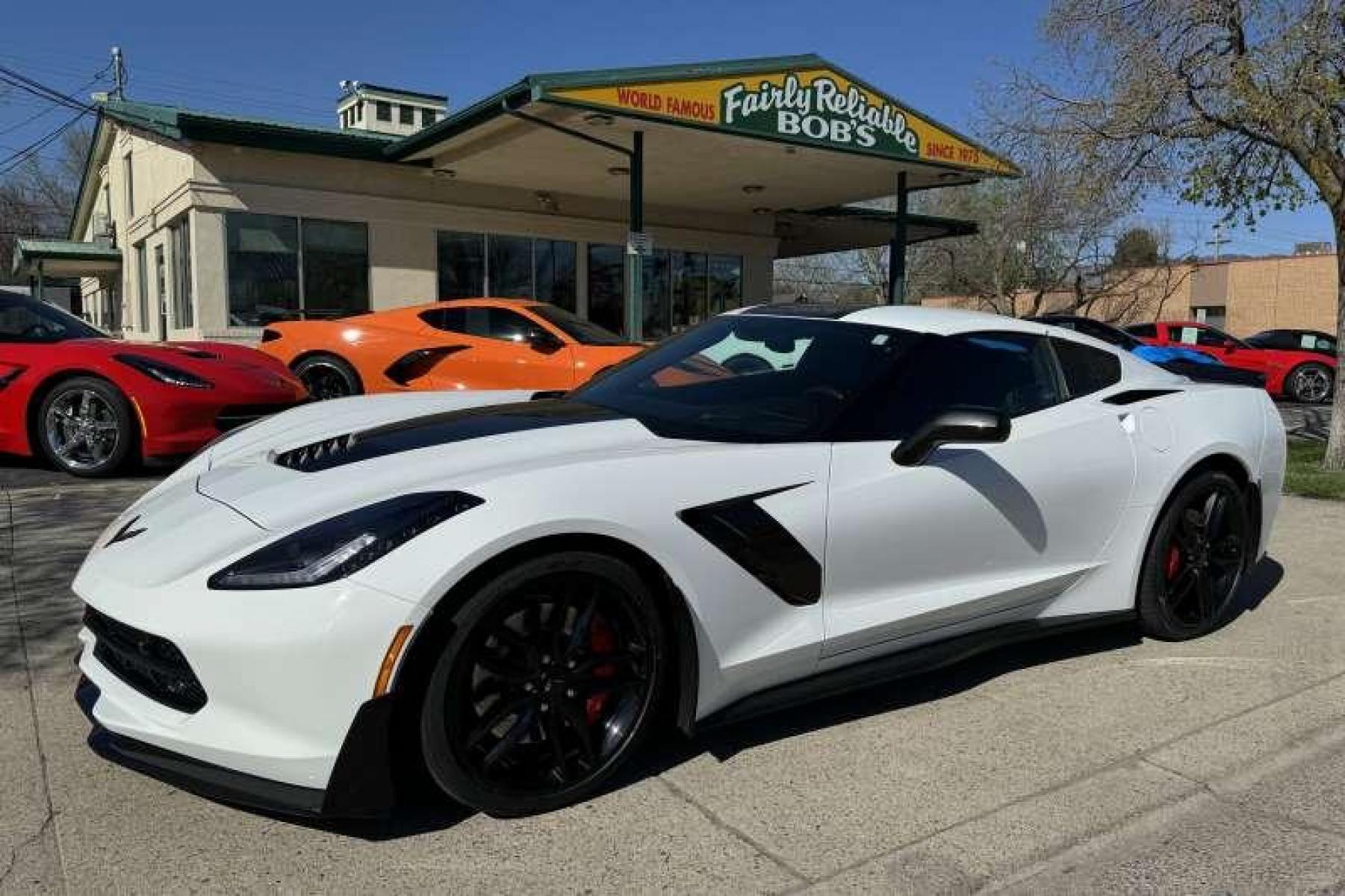 2016 Arctic White /Black Chevrolet Corvette Stingray 2LT Z51 (1G1YK2D75G5) with an V8 6.2 Liter engine, Automatic transmission, located at 2304 W. Main St., Boise, ID, 83702, (208) 342-7777, 43.622105, -116.218658 - Photo #19