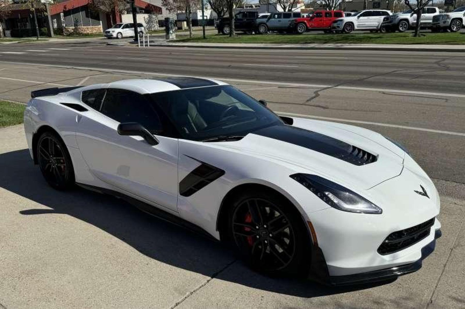 2016 Arctic White /Black Chevrolet Corvette Stingray 2LT Z51 (1G1YK2D75G5) with an V8 6.2 Liter engine, Automatic transmission, located at 2304 W. Main St., Boise, ID, 83702, (208) 342-7777, 43.622105, -116.218658 - Photo #21