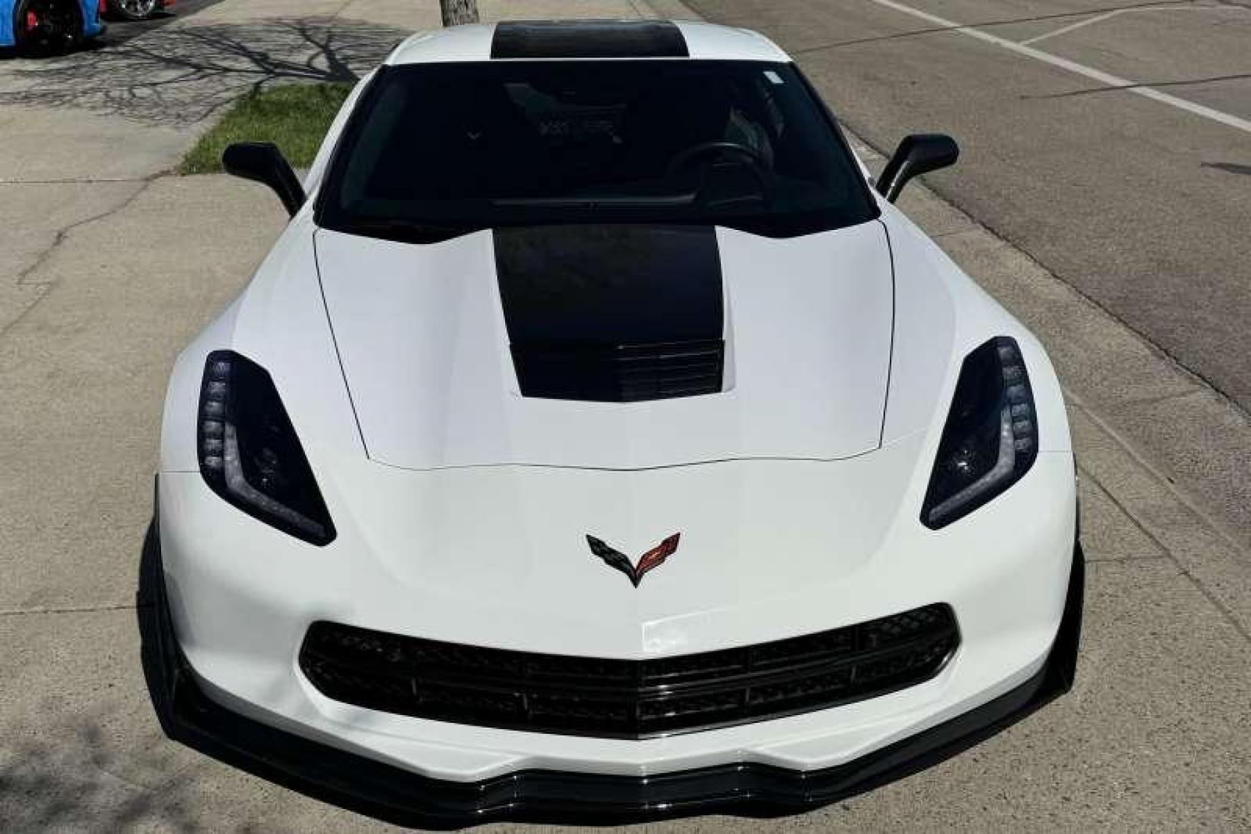 2016 Arctic White /Black Chevrolet Corvette Stingray 2LT Z51 (1G1YK2D75G5) with an V8 6.2 Liter engine, Automatic transmission, located at 2304 W. Main St., Boise, ID, 83702, (208) 342-7777, 43.622105, -116.218658 - Photo #22