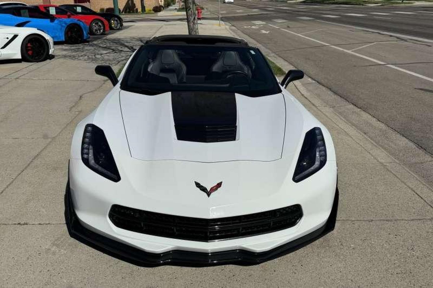 2016 Arctic White /Black Chevrolet Corvette Stingray 2LT Z51 (1G1YK2D75G5) with an V8 6.2 Liter engine, Automatic transmission, located at 2304 W. Main St., Boise, ID, 83702, (208) 342-7777, 43.622105, -116.218658 - Stunning Stingray! New Tires! Ready To Go! - Photo #3